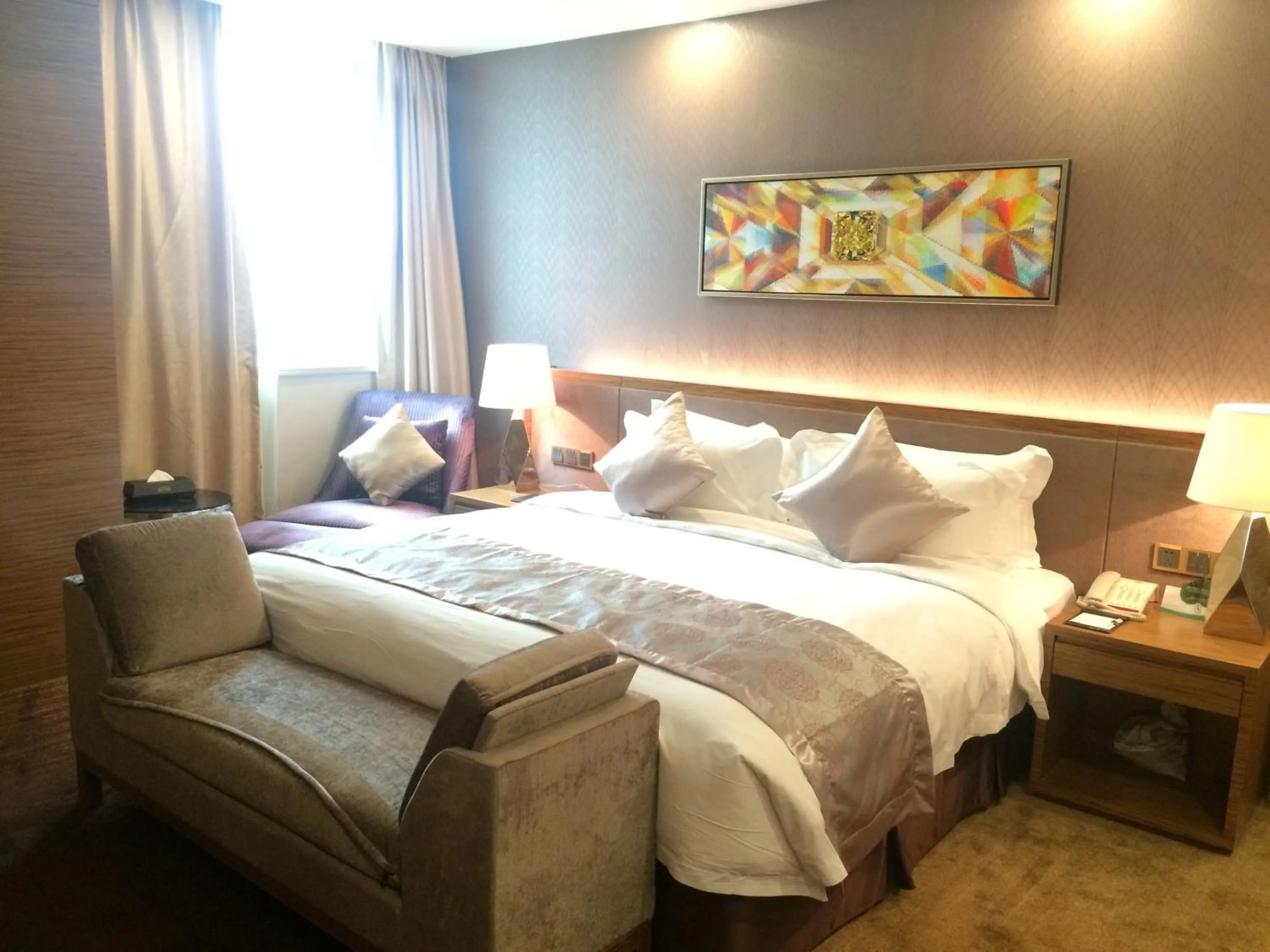Bed in Shenzhen Baoan PLUS Gems Cube Hotel