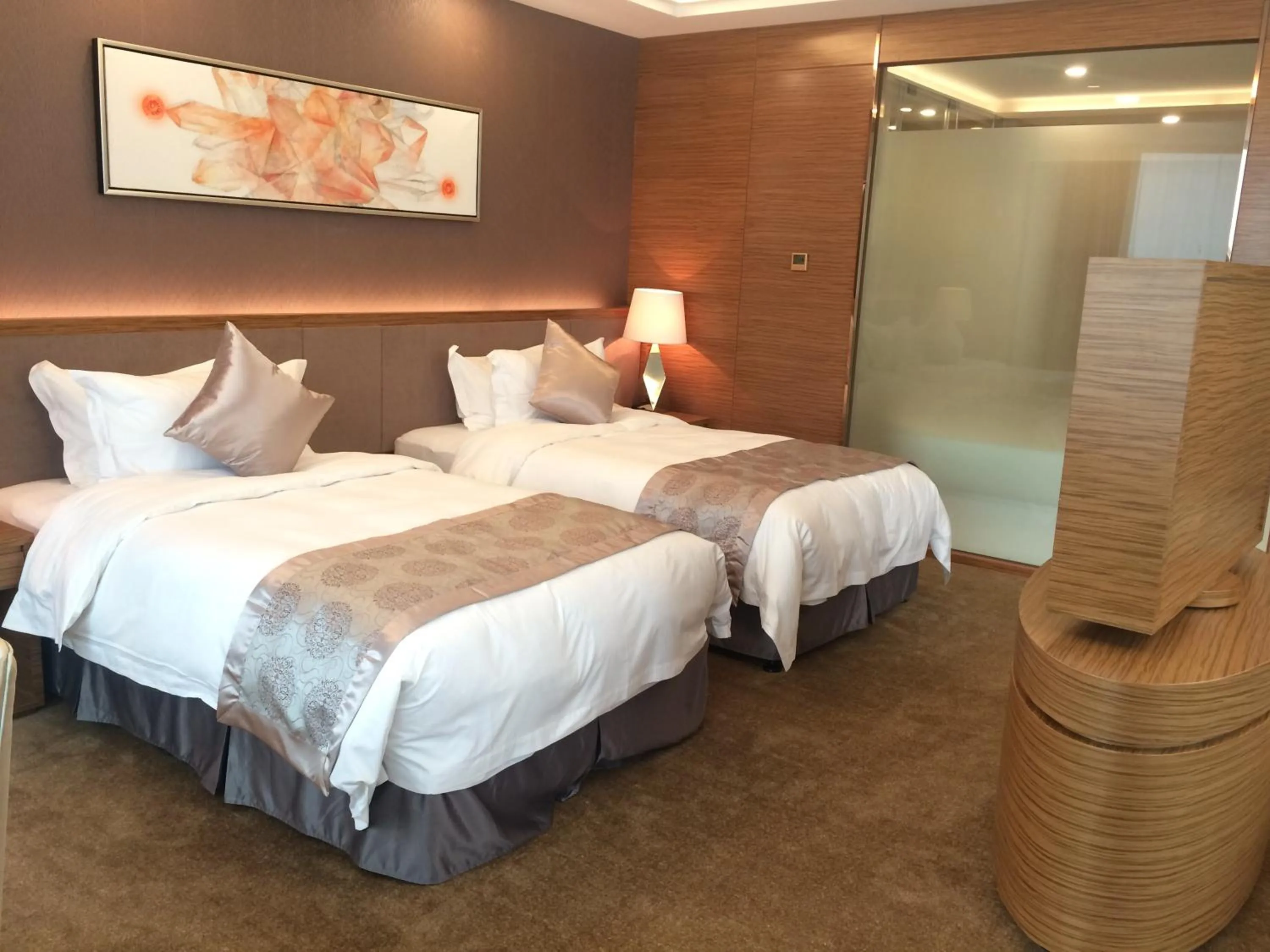 Bed in Shenzhen Baoan PLUS Gems Cube Hotel
