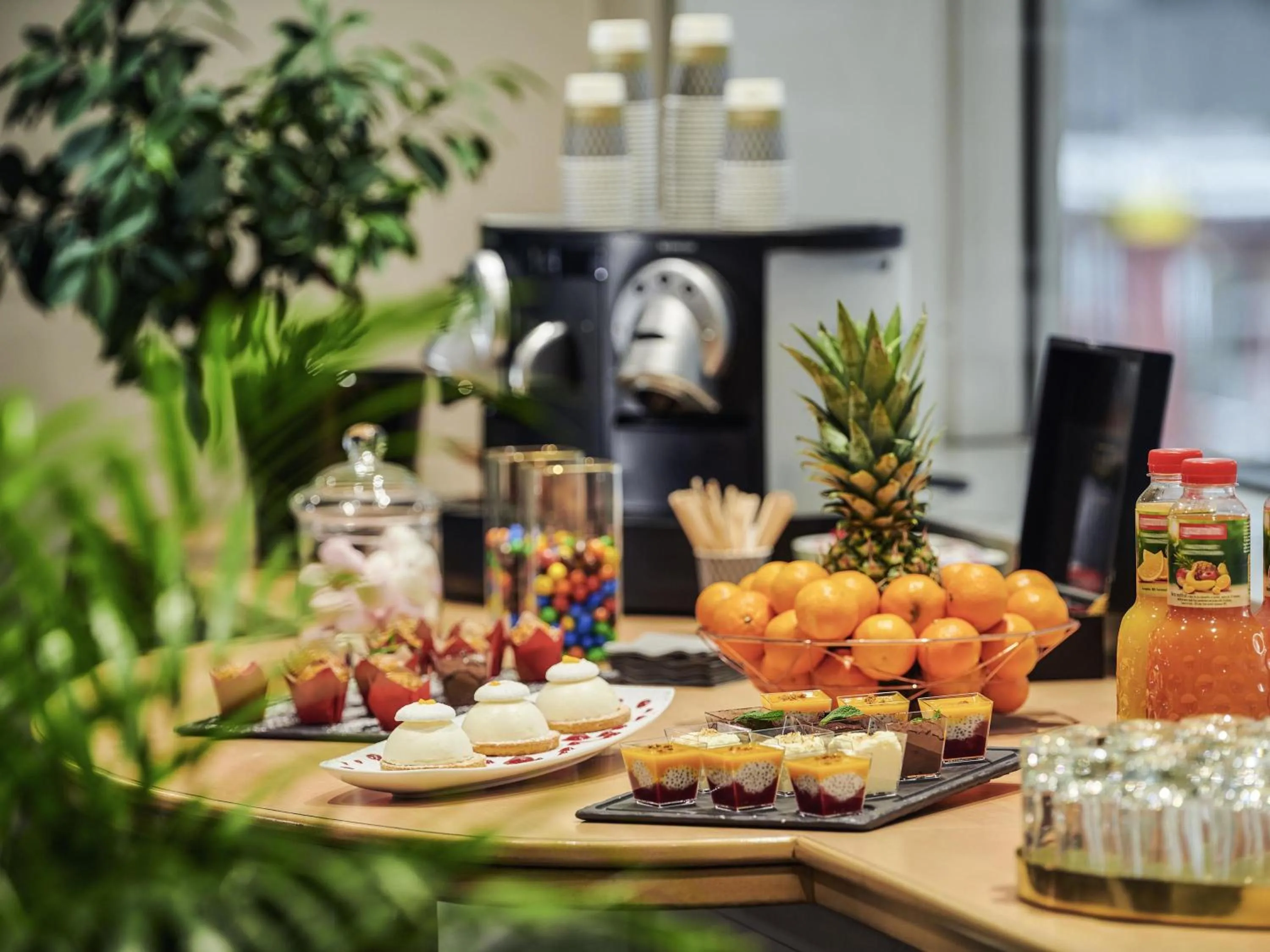 Meeting/conference room in Residence Mercure Paris La Defense Grande Arche