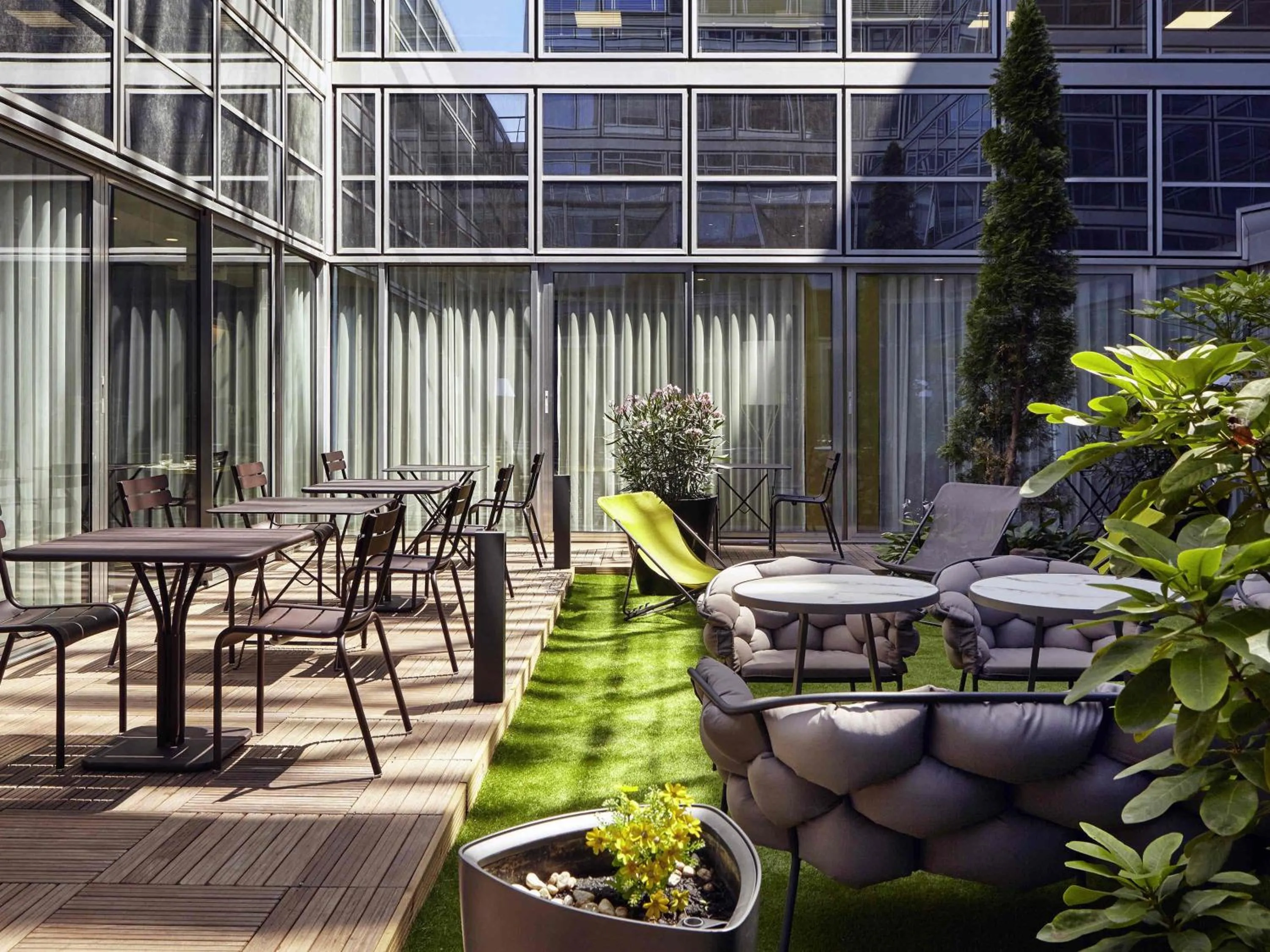 Other in Residence Mercure Paris La Defense Grande Arche