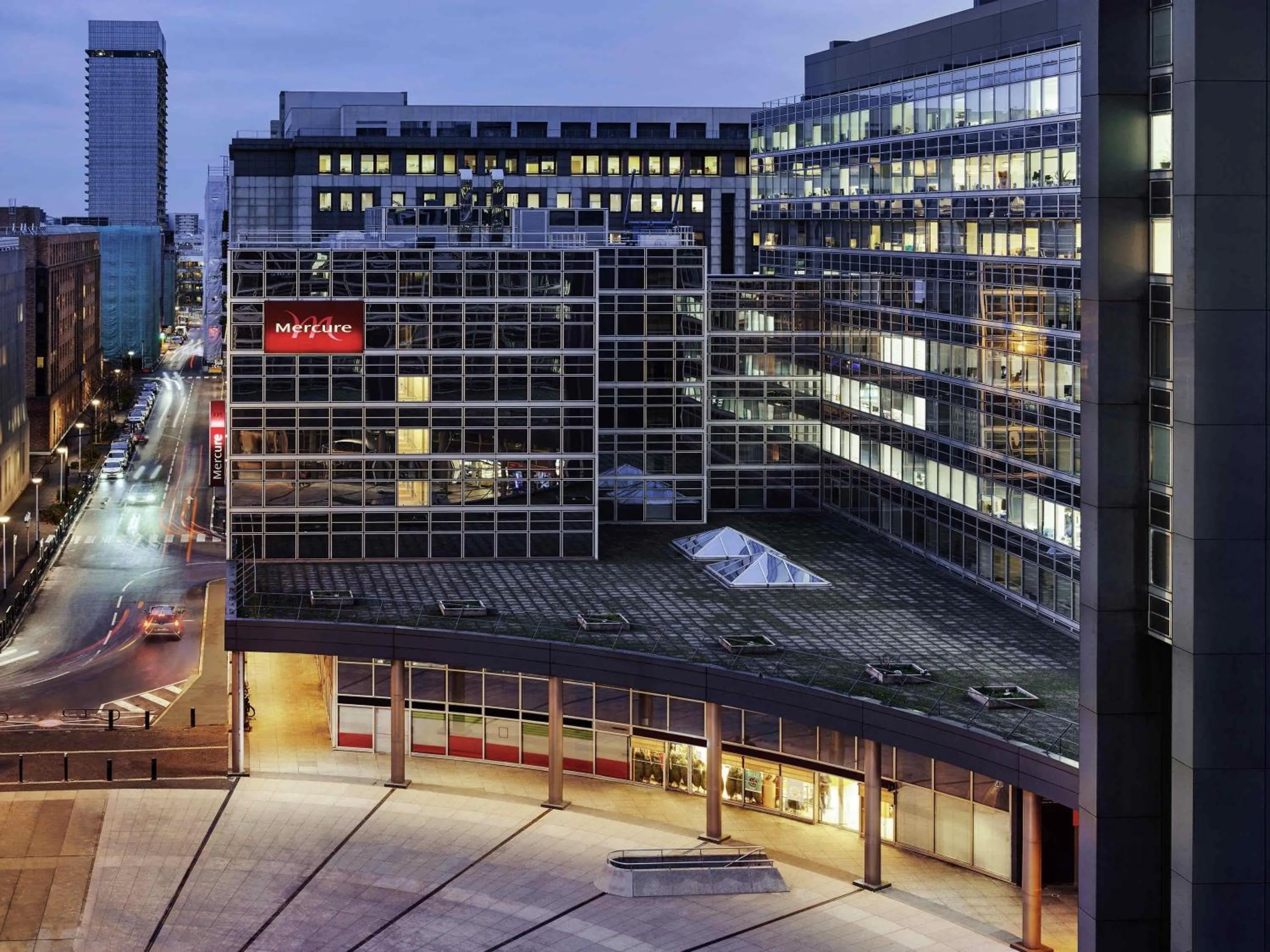 Property building in Residence Mercure Paris La Defense Grande Arche