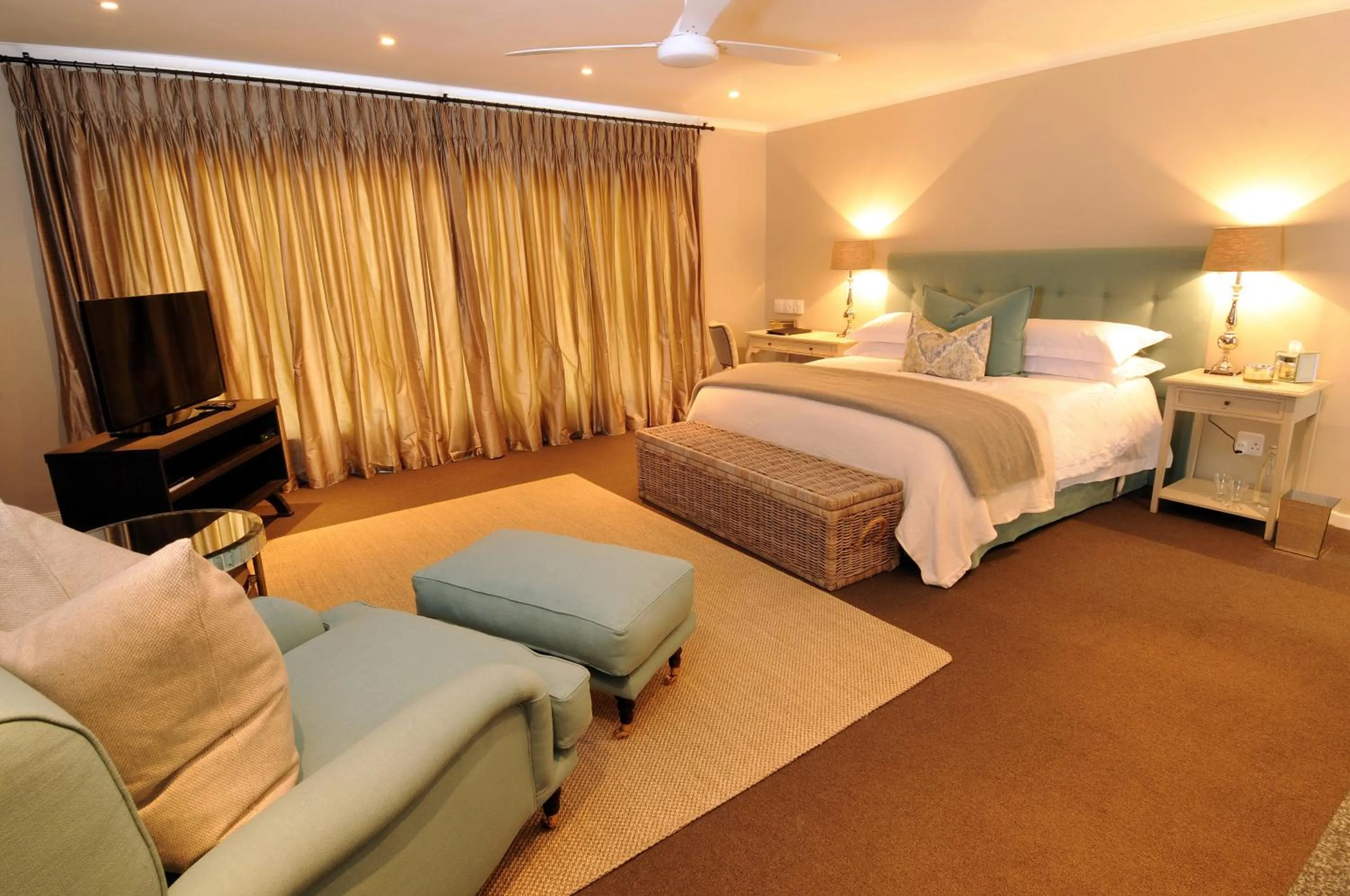 Bedroom, Bed in 8A Grahamstown by The Oyster Collection