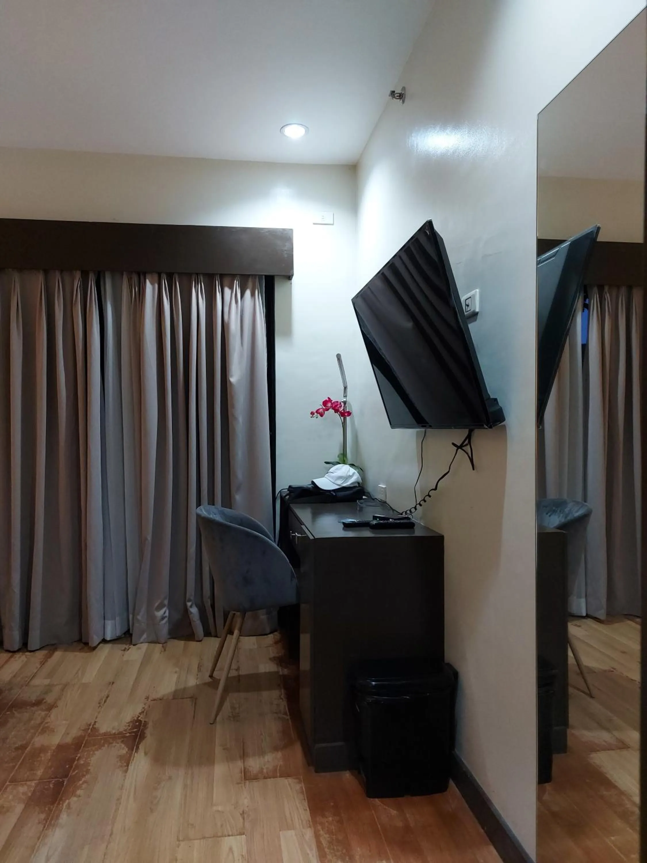 TV and multimedia in Whitewoods Convention and Leisure Hotel