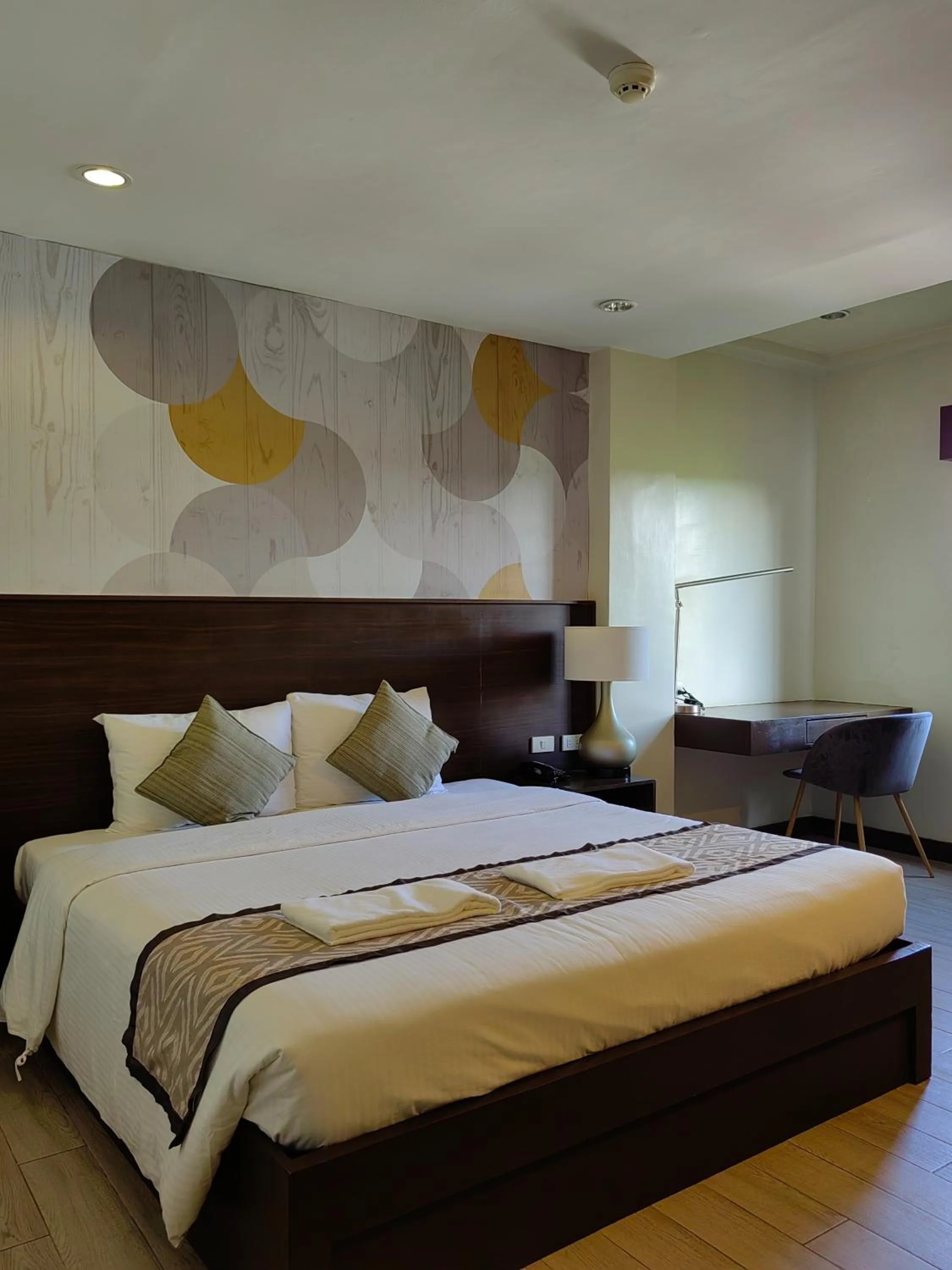Bedroom, Bed in Whitewoods Convention and Leisure Hotel