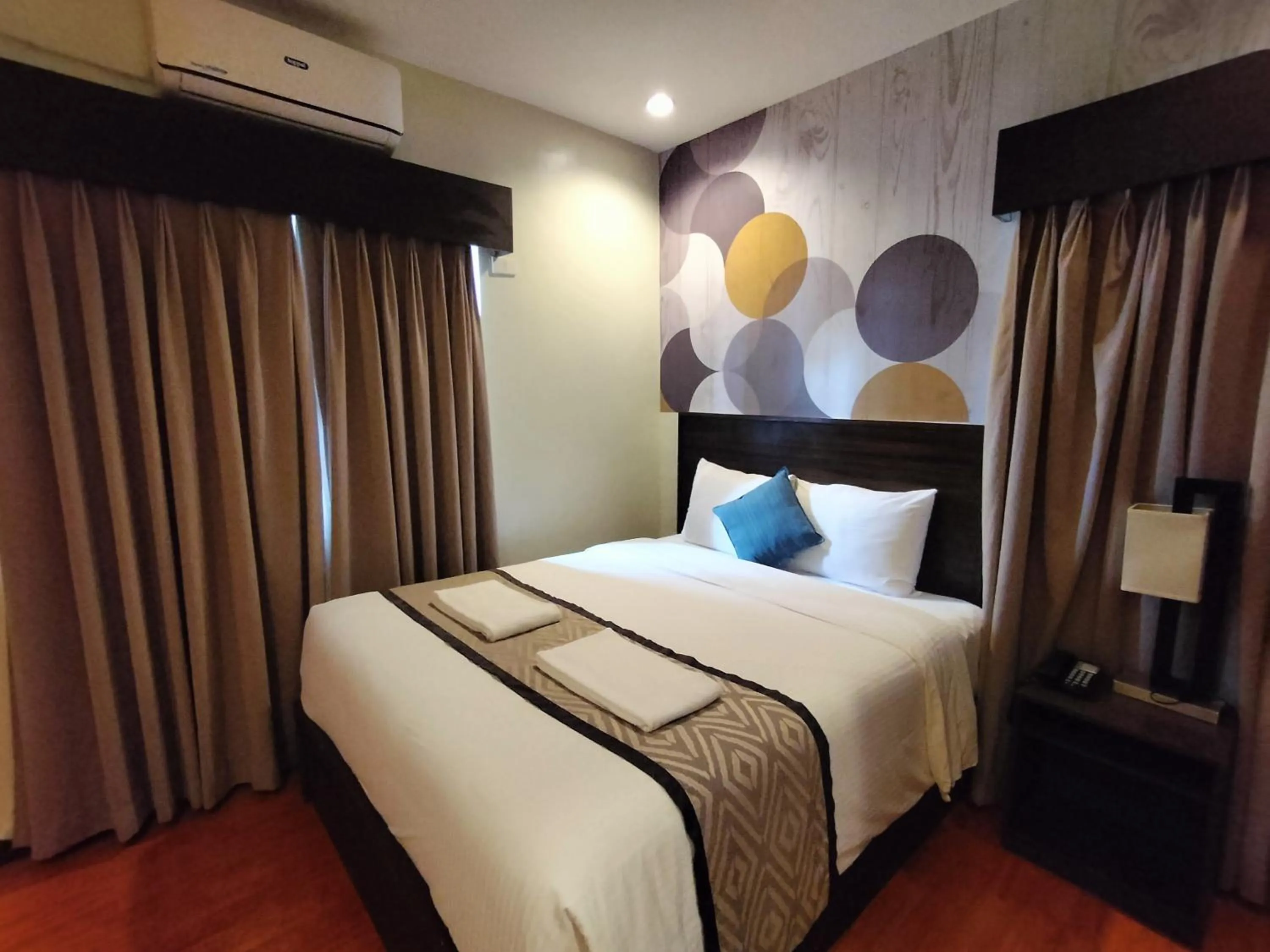 Bed in Whitewoods Convention and Leisure Hotel