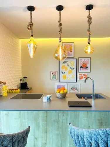 Cheerful Lemon Condo