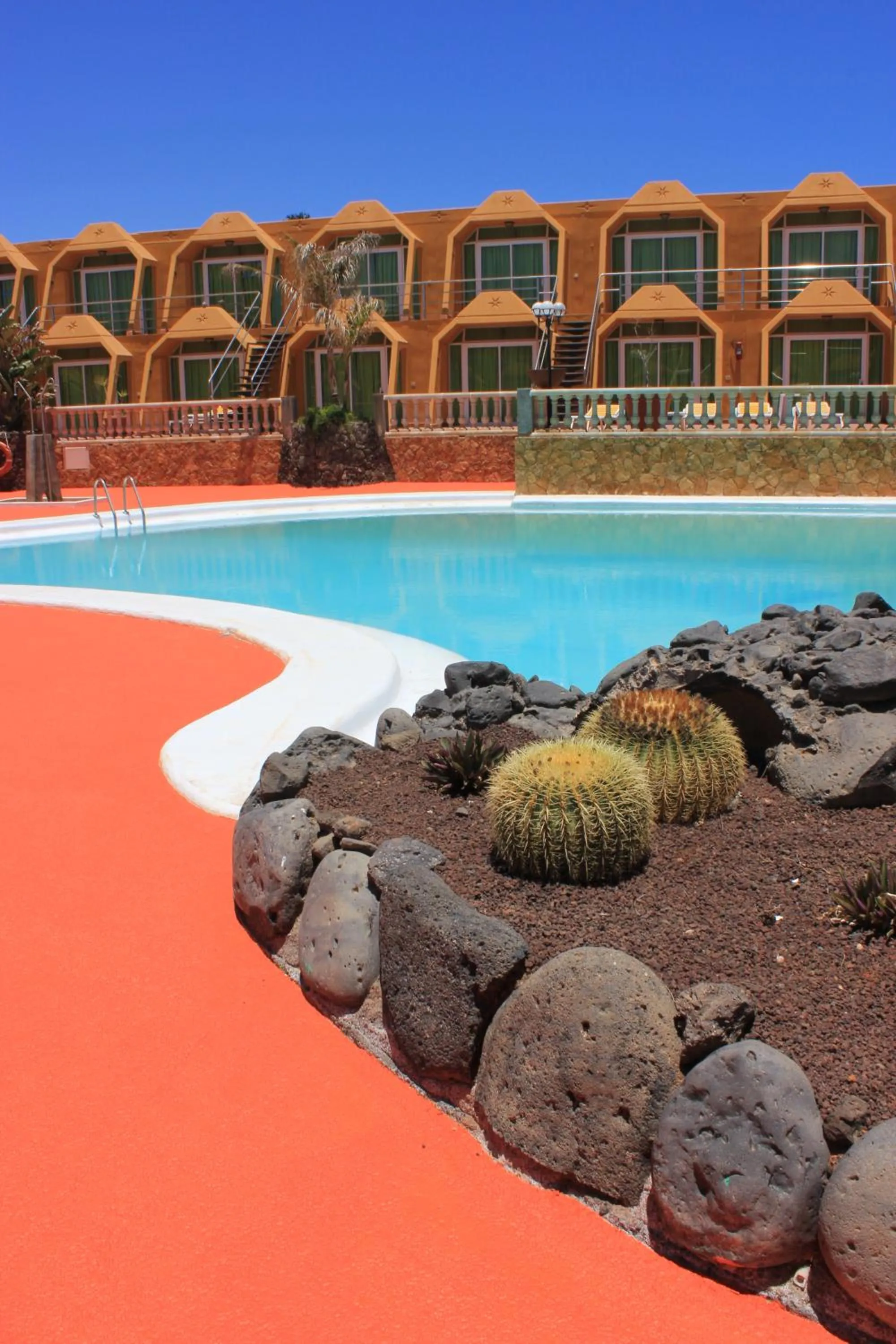 Swimming pool in Aparthotel la Piramide