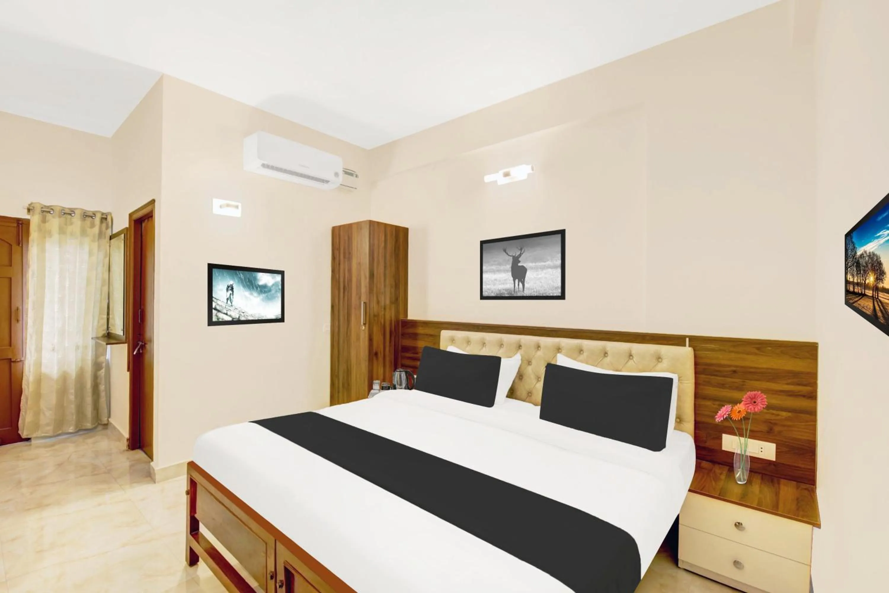 Bedroom, Bed in Super Collection O Virajpet City Centre formerly The Fort Mercara
