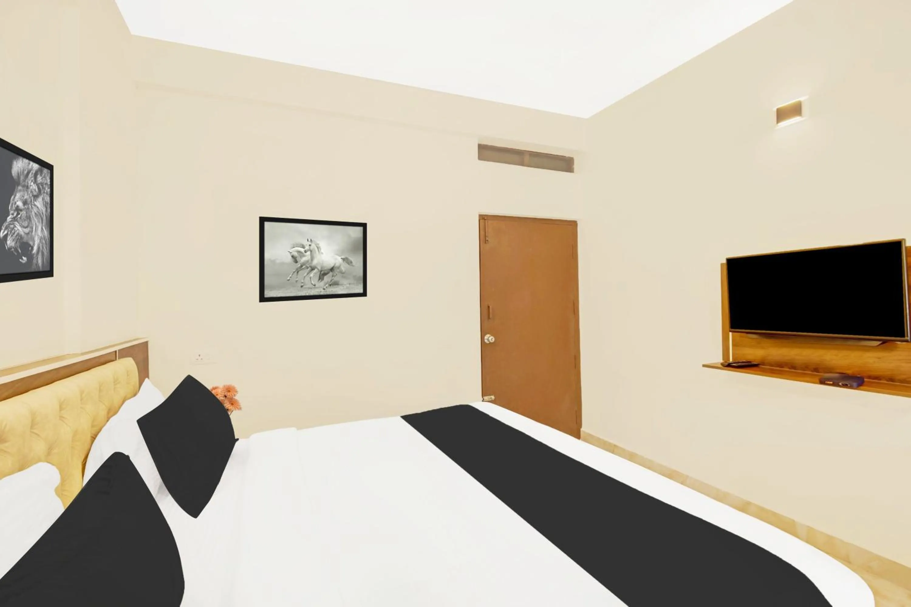 Bedroom, Bed in Super Collection O Virajpet City Centre formerly The Fort Mercara