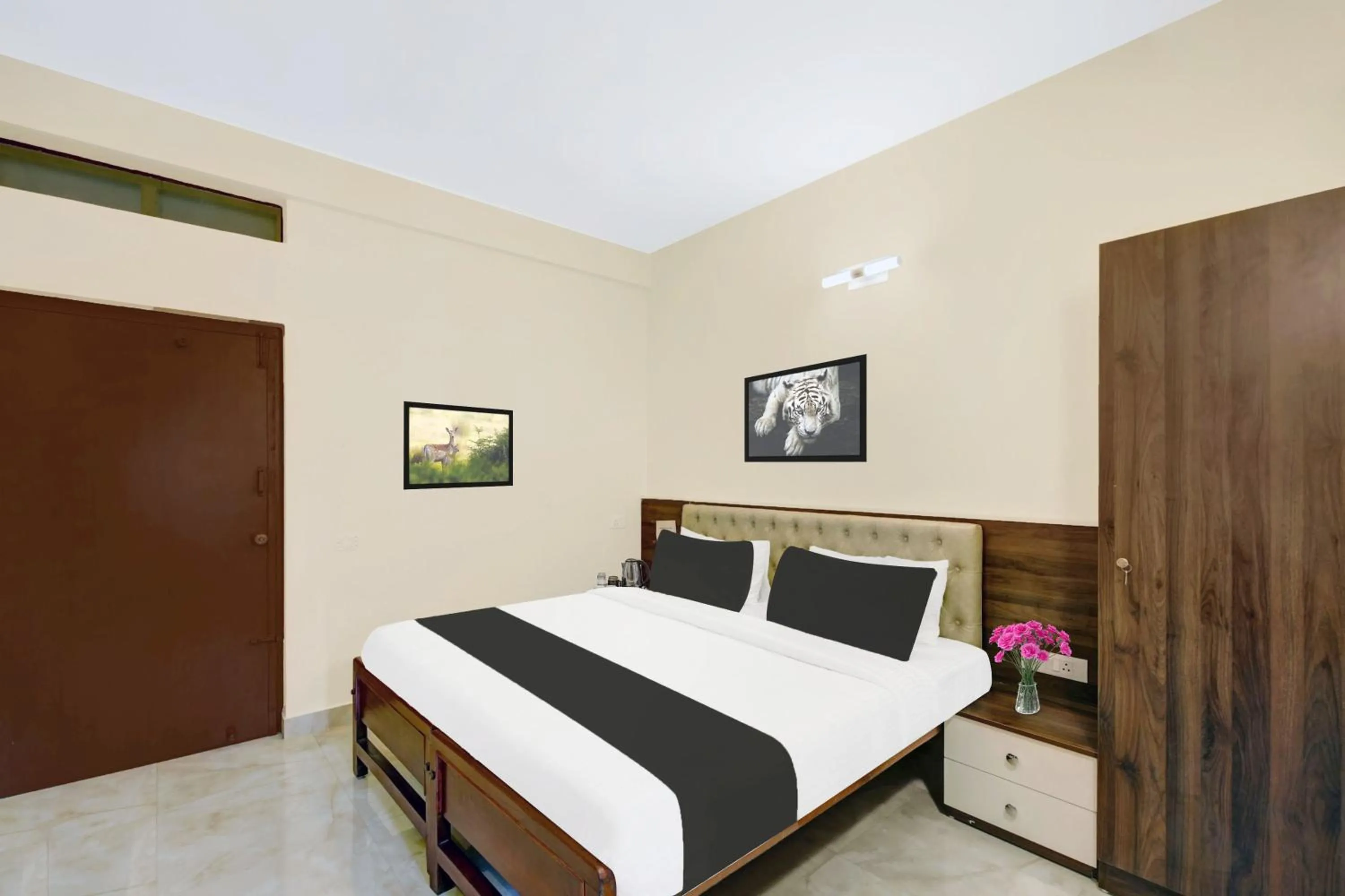Bedroom, Bed in Super Collection O Virajpet City Centre formerly The Fort Mercara