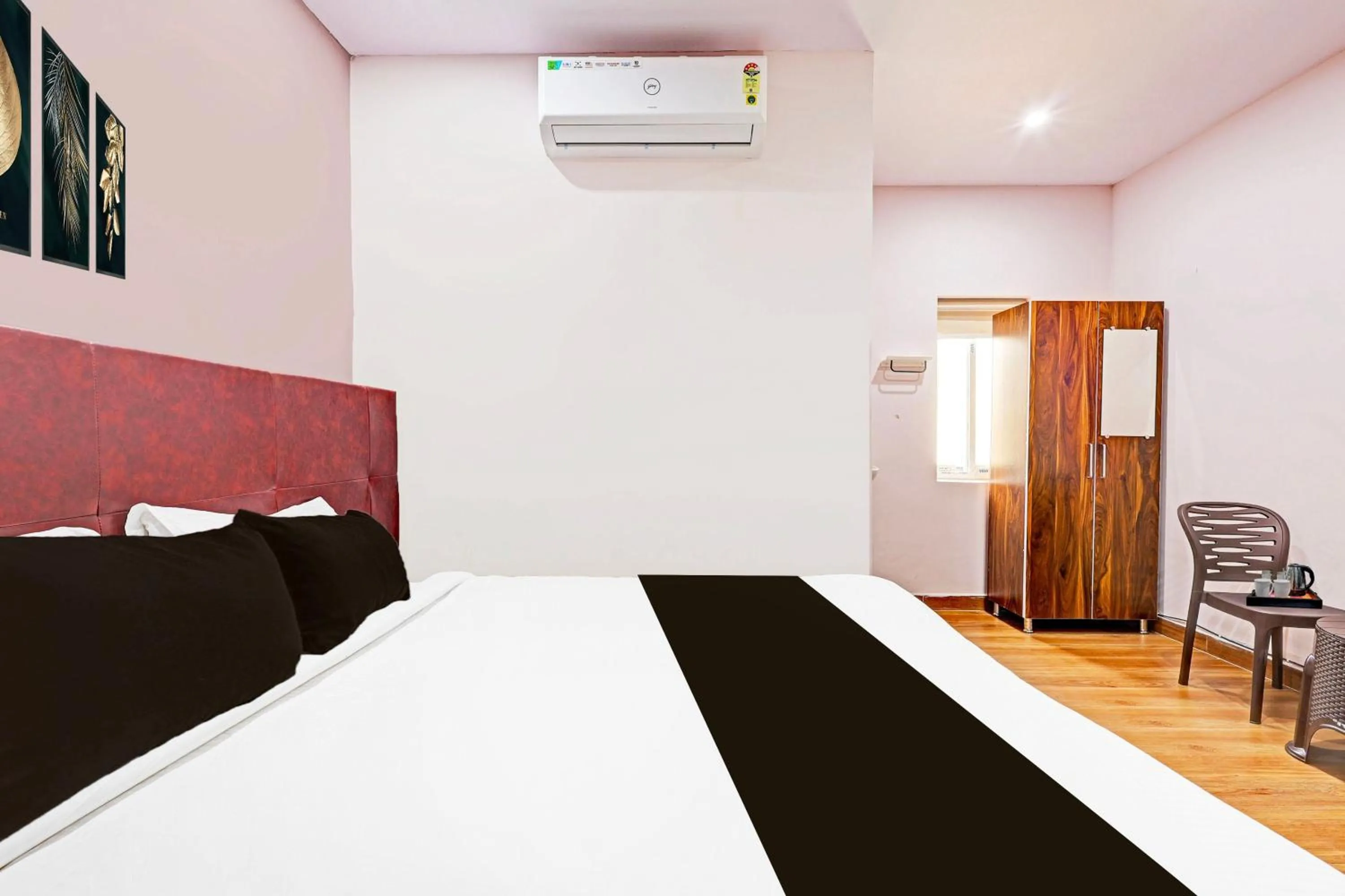 Bedroom, Bed in Hotel O Ramarvapadu Near ESI Hospital