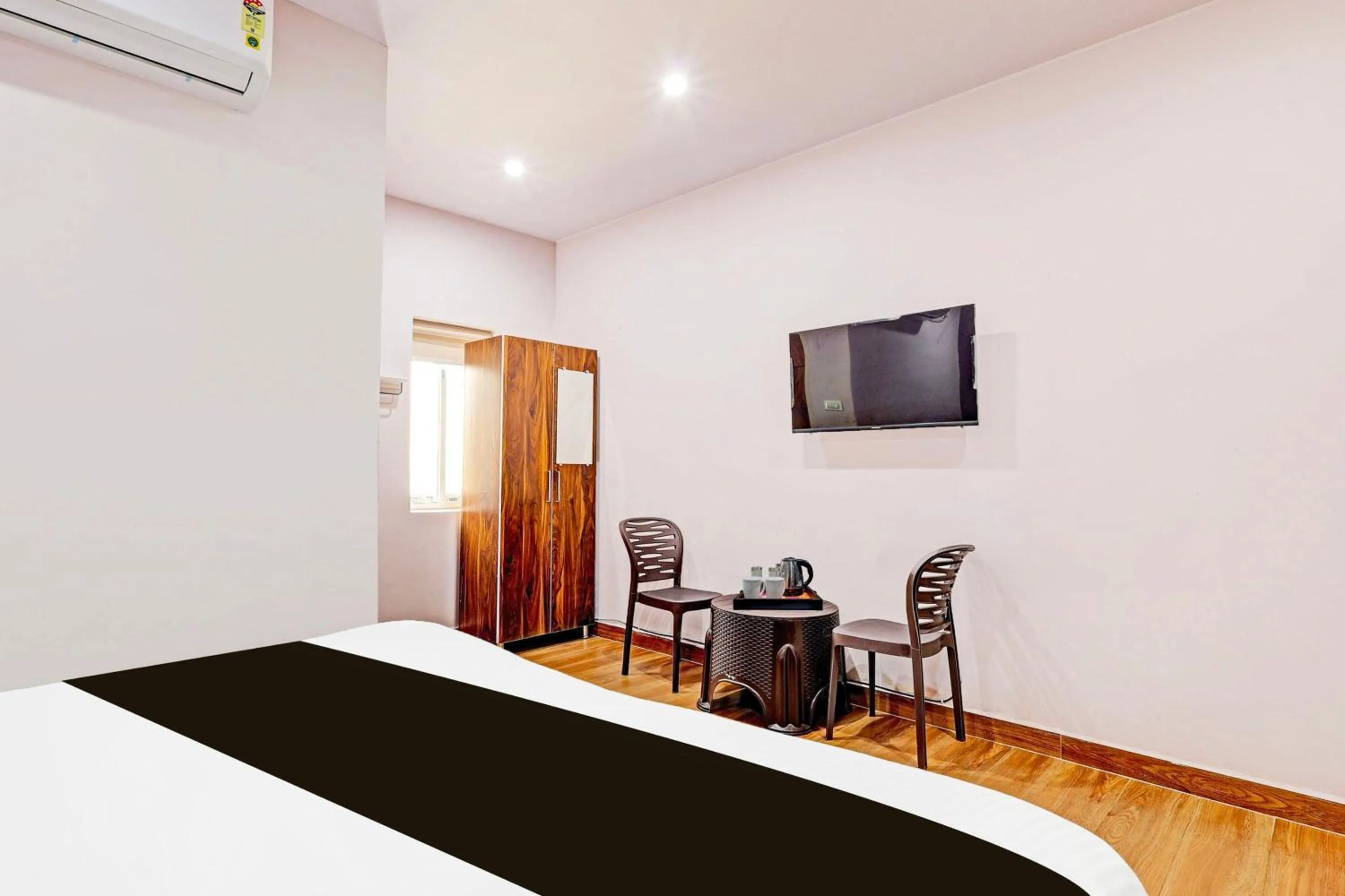 Bedroom, Bed in Hotel O Ramarvapadu Near ESI Hospital