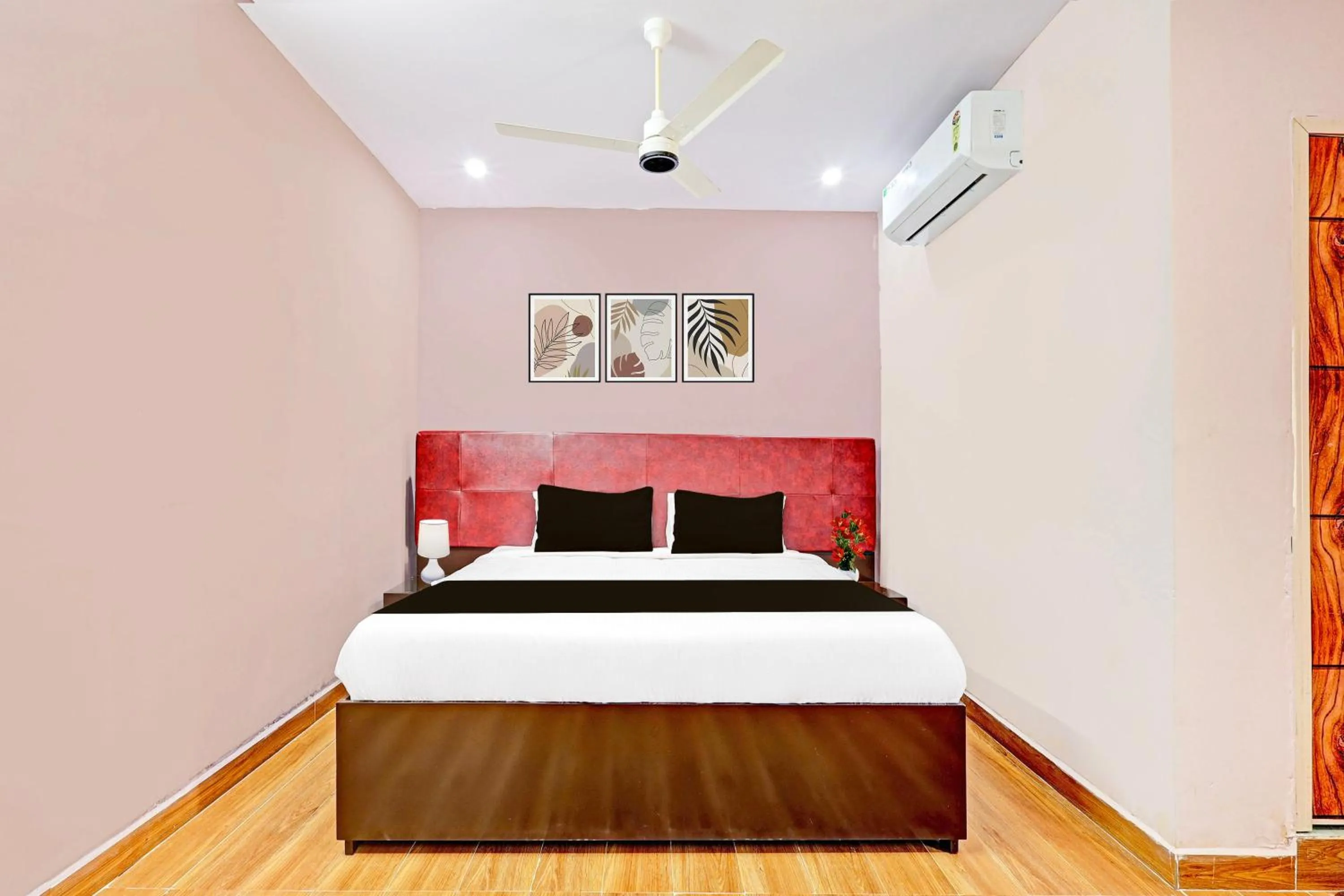 Bedroom, Bed in Hotel O Ramarvapadu Near ESI Hospital