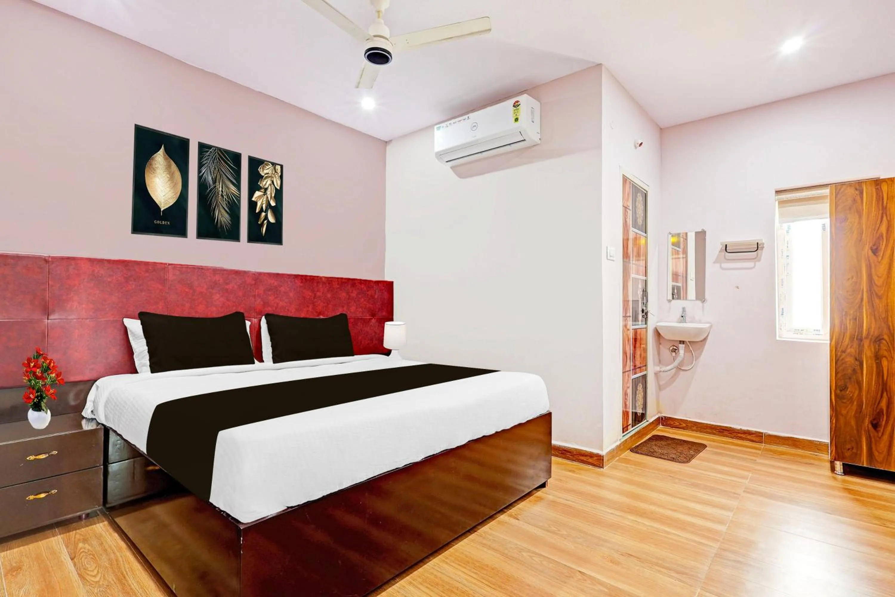 Bedroom, Bed in Hotel O Ramarvapadu Near ESI Hospital