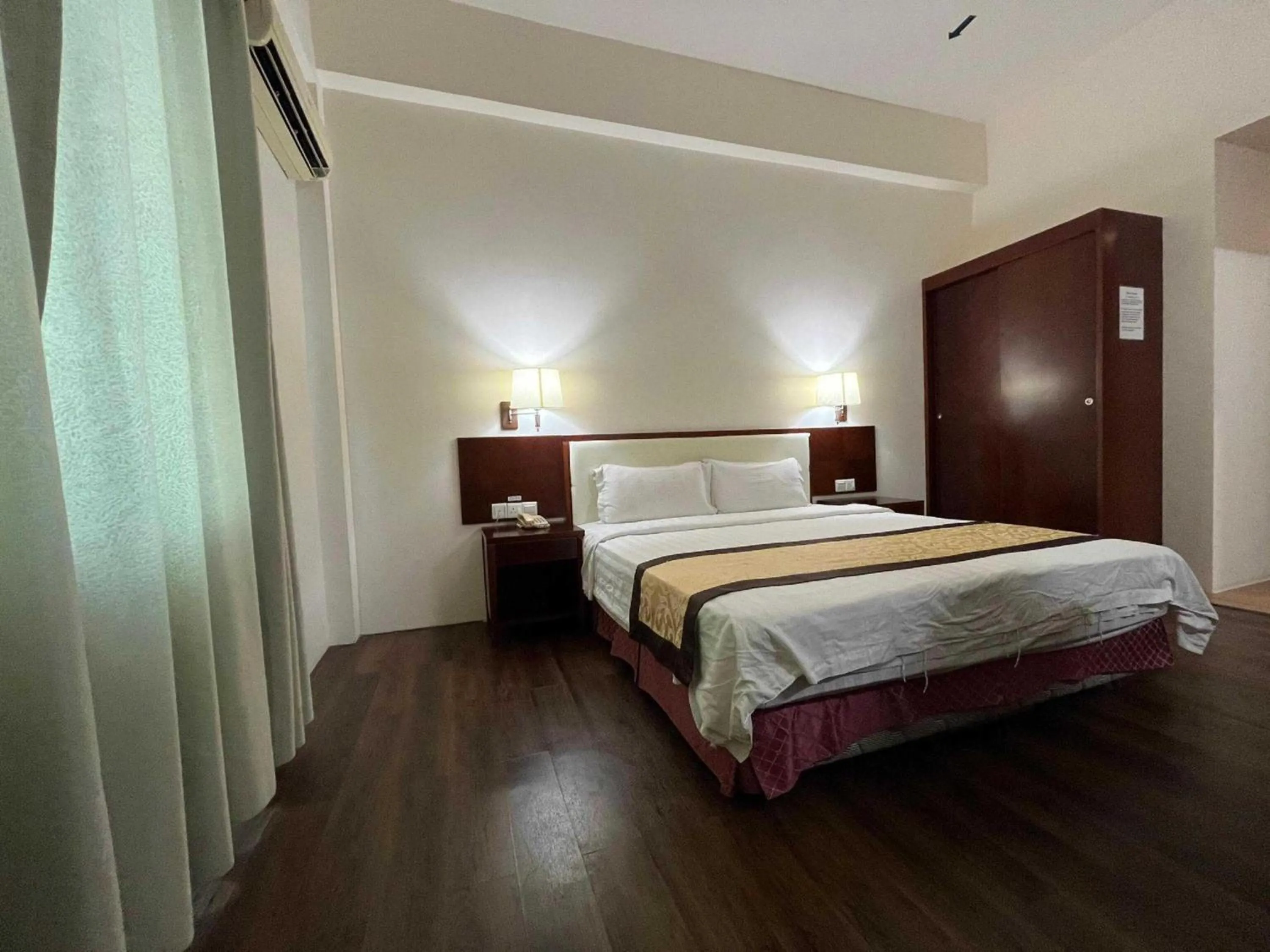 View (from property/room), Bed in Hotel O Atari Inn