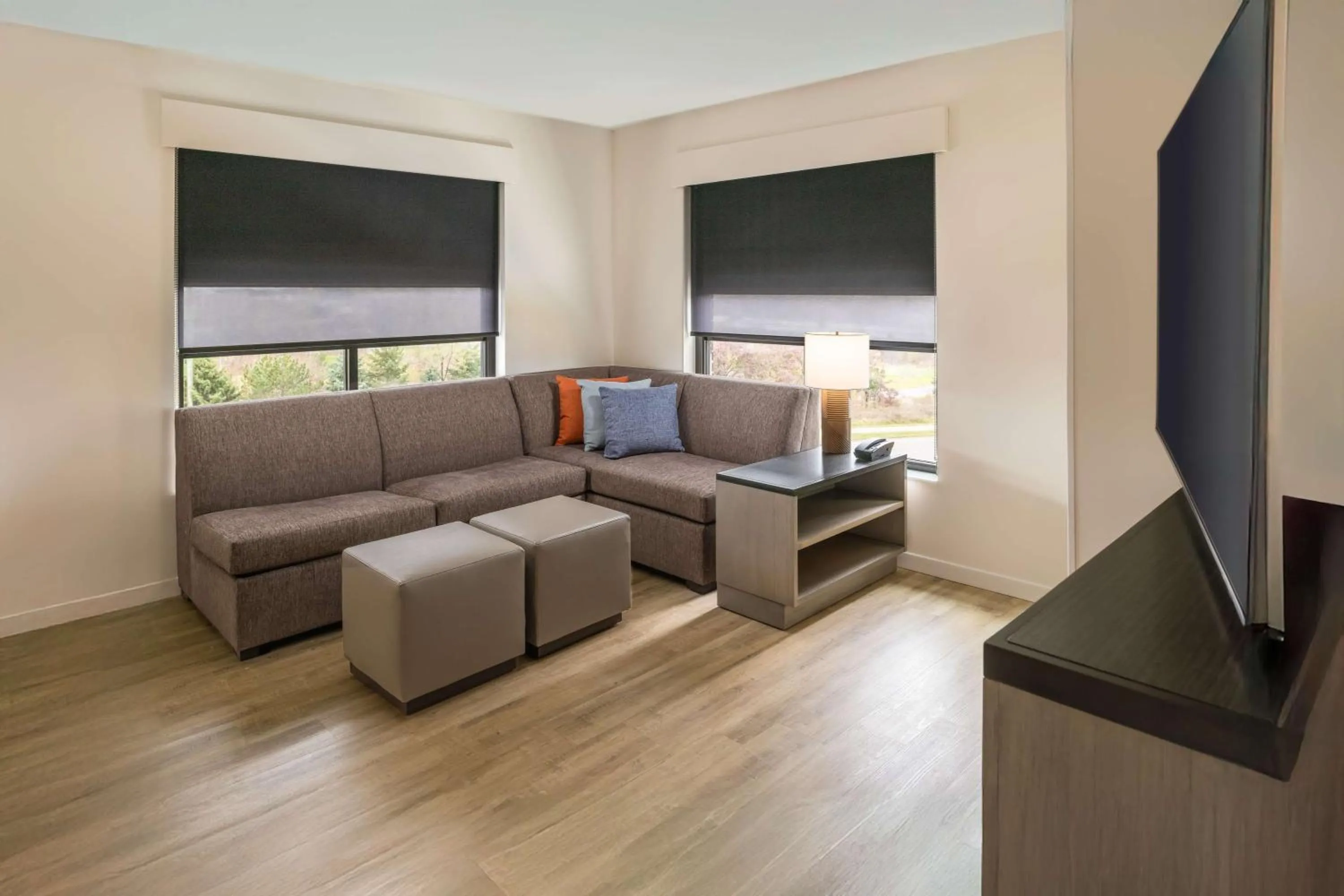 Photo of the whole room in Hyatt House Auburn Hills/Detroit