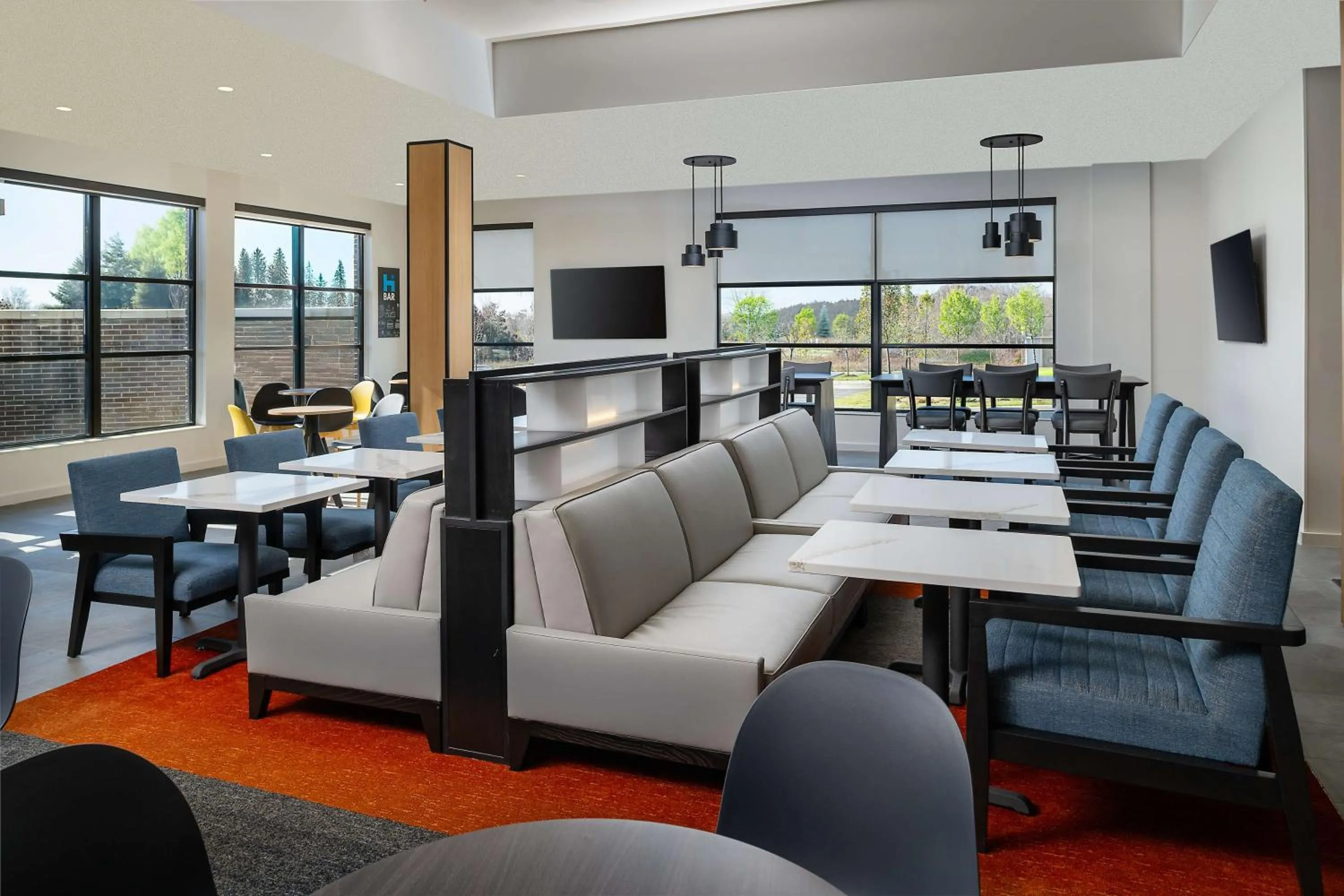 Restaurant/places to eat in Hyatt House Auburn Hills/Detroit