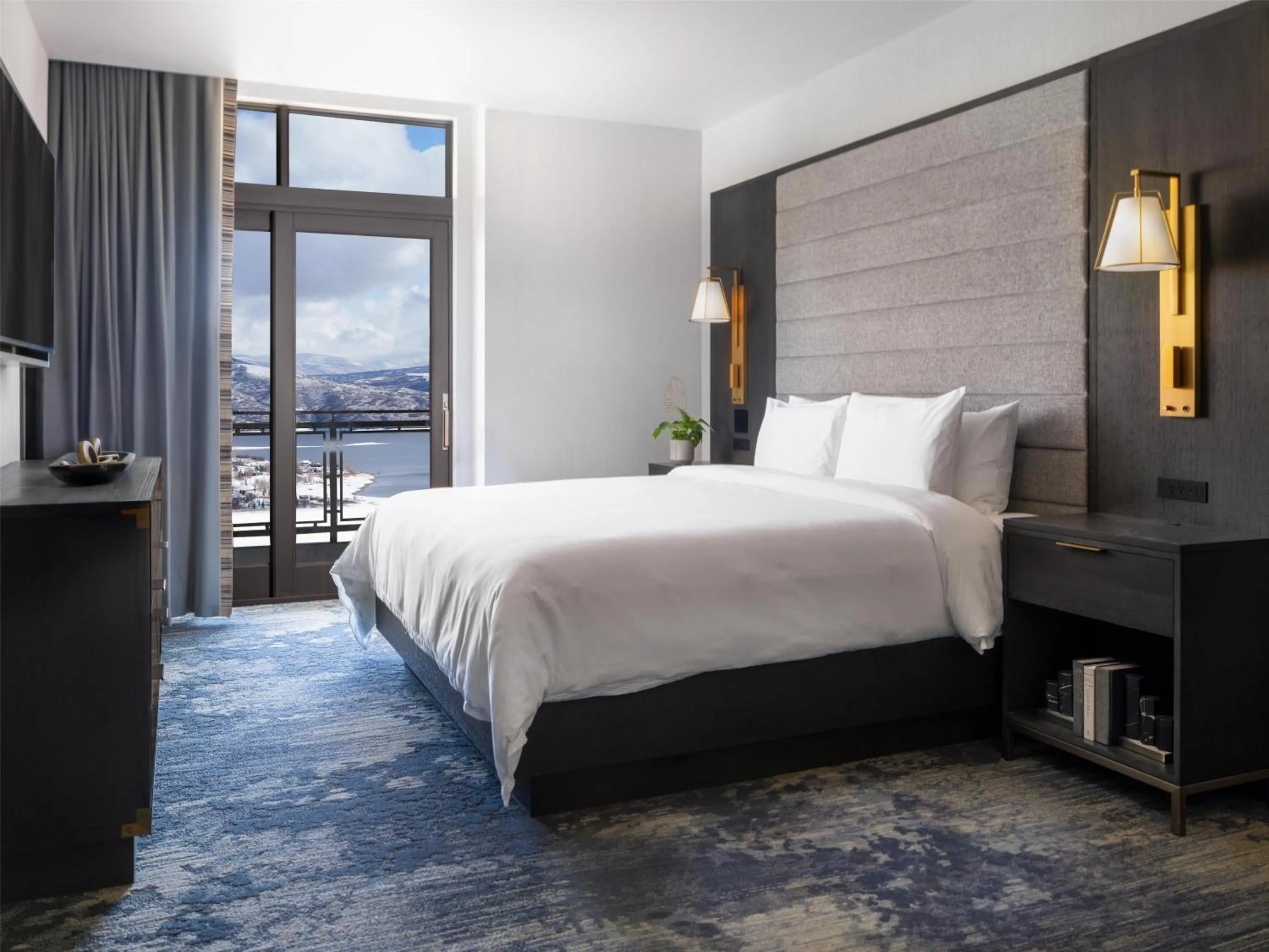 View (from property/room), Bed in Grand Hyatt Deer Valley