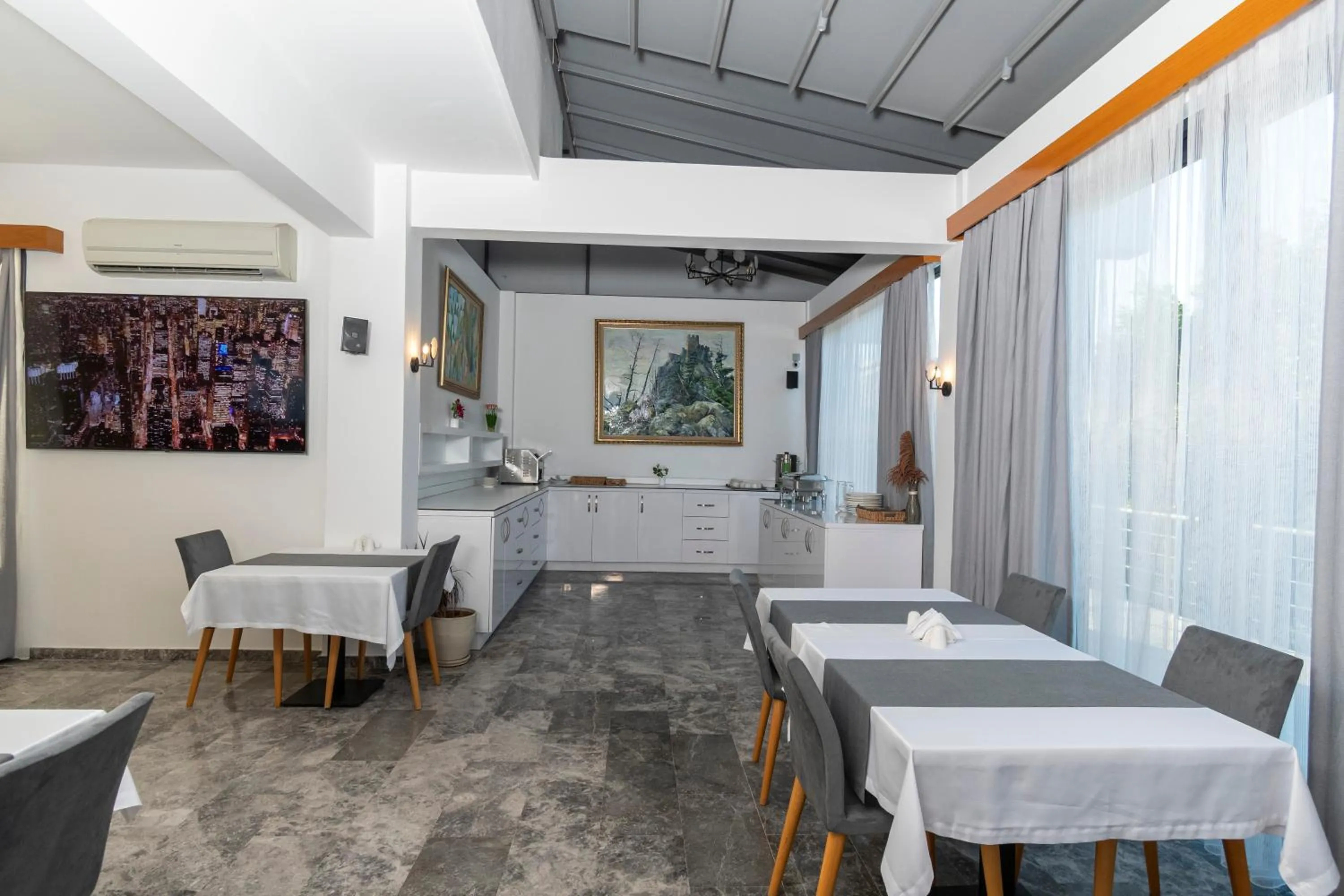 Bellapais Oasis Hotel