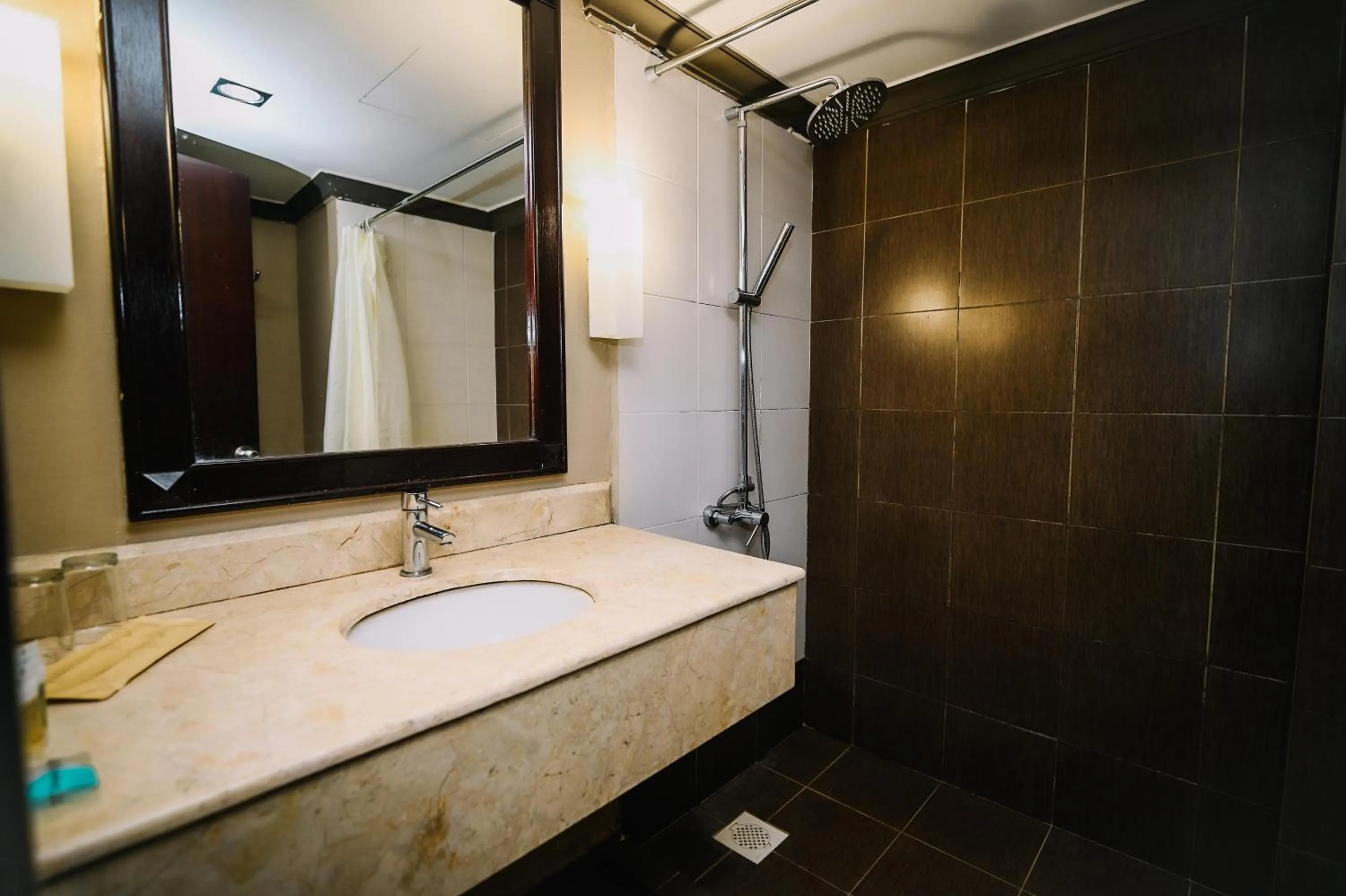 Shower in Kingston Hotel 9 - Jonker Street Malacca