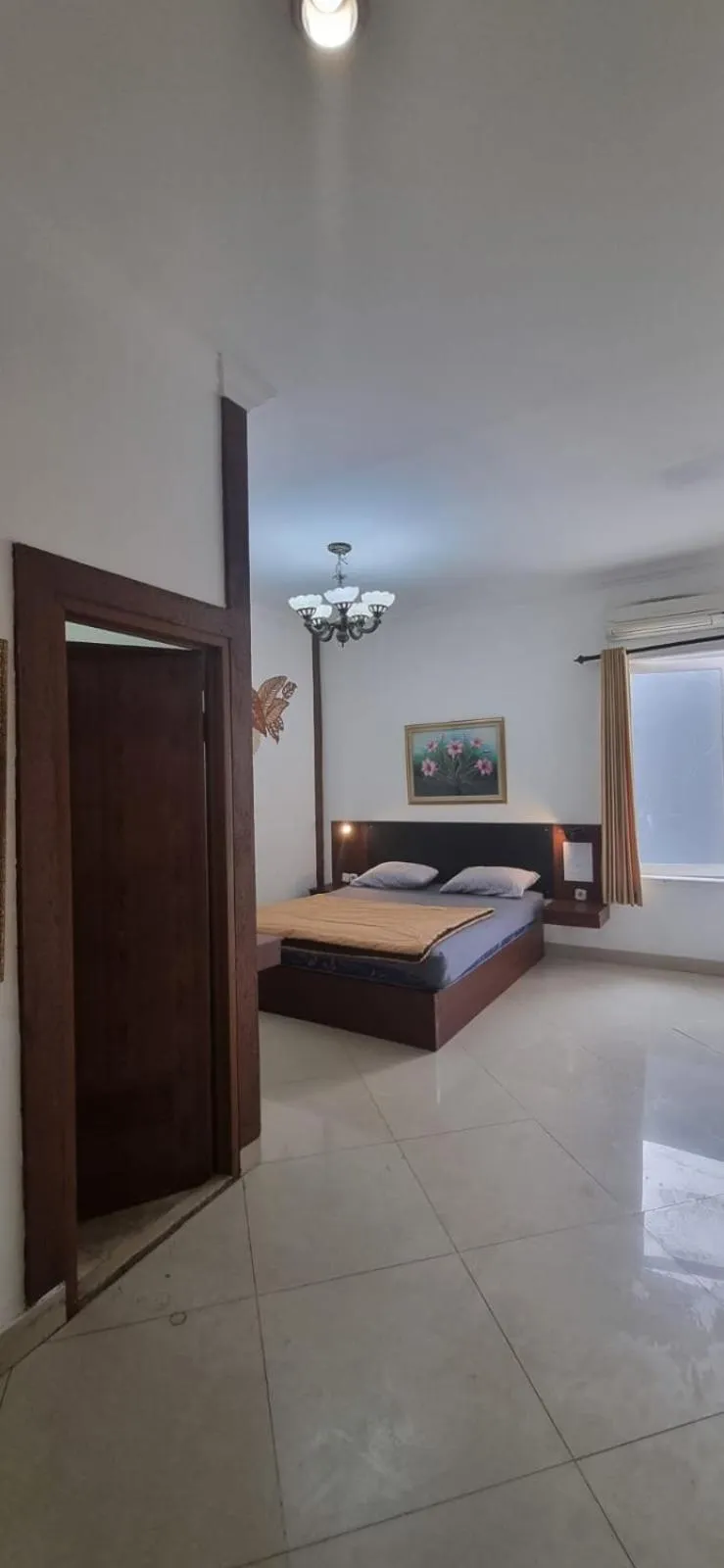 Bed in Rays Residence