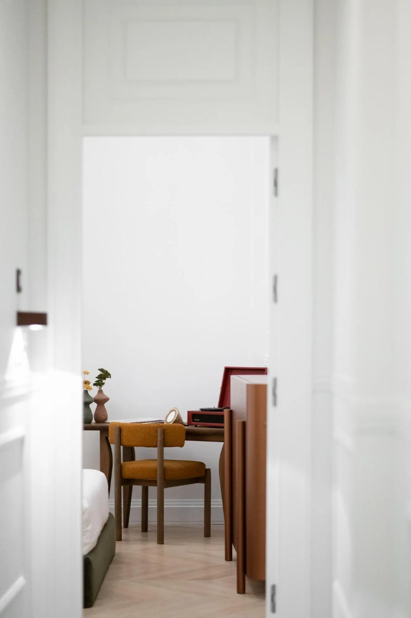 Seating area, Bed in Emerald Hotel Athens
