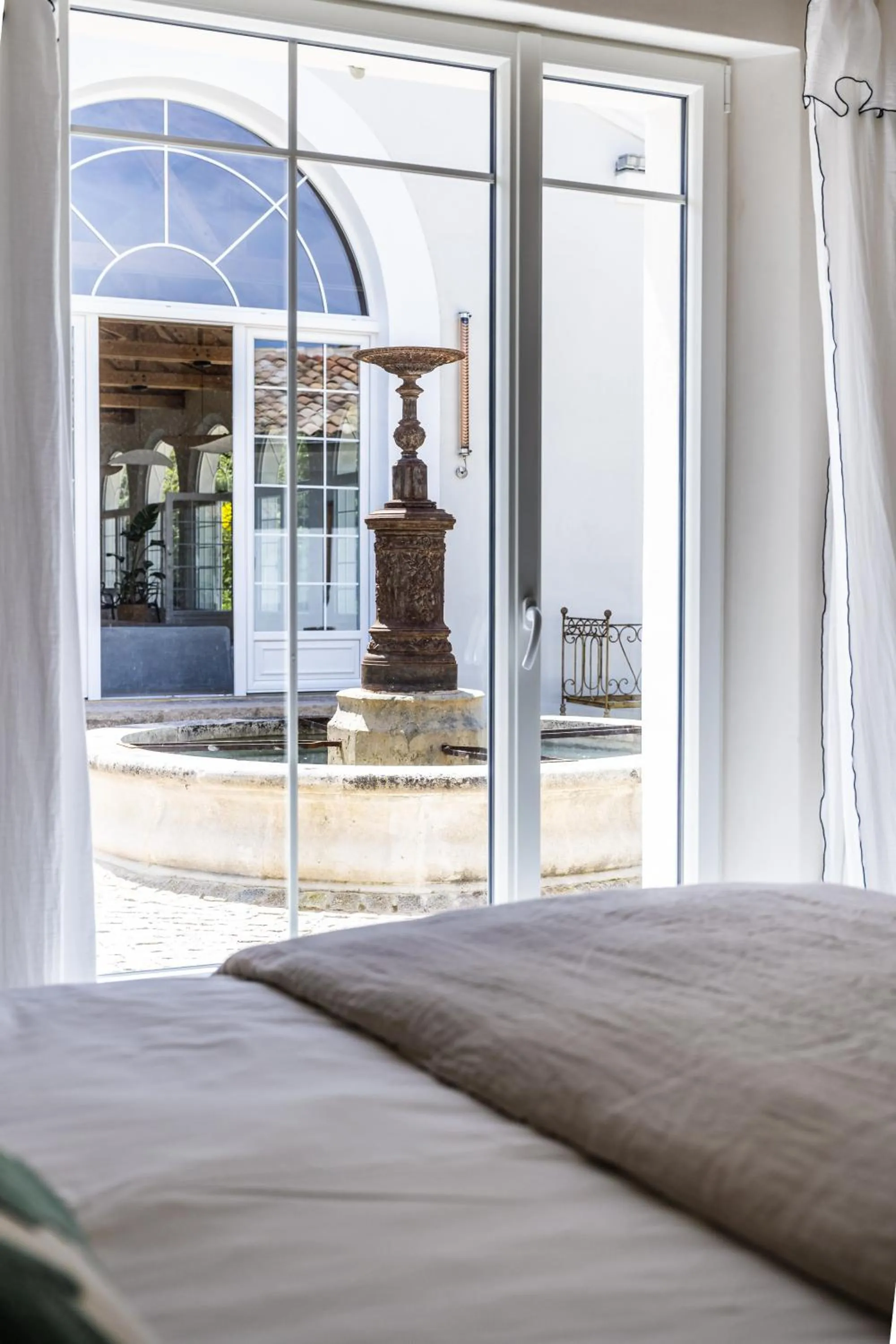 Bed in Secret d'Uzès - Place aux Herbes - Piscine chauffée et Jacuzzi