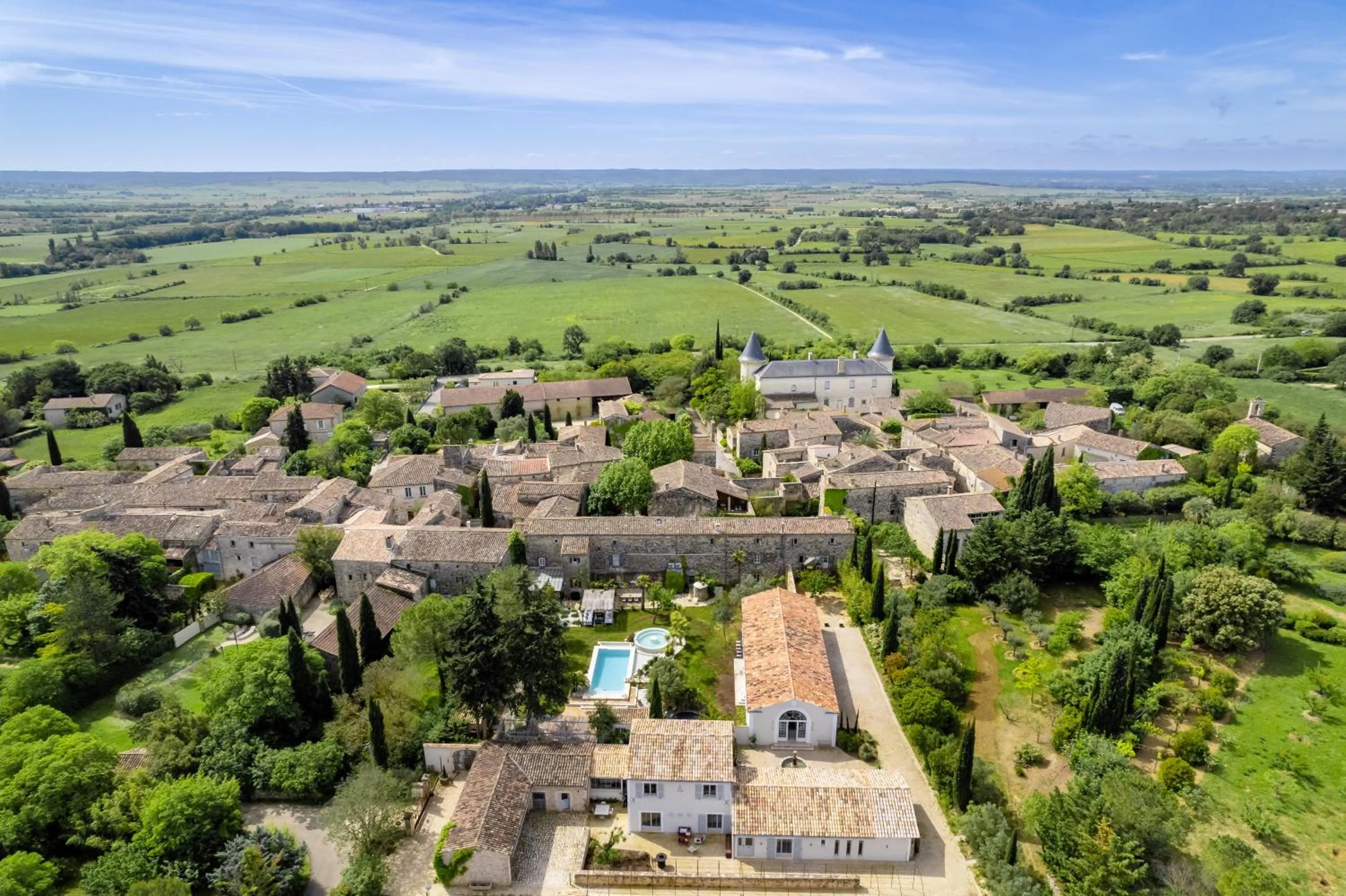 Nearby landmark in Secret d'Uzès - Place aux Herbes - Piscine chauffée et Jacuzzi