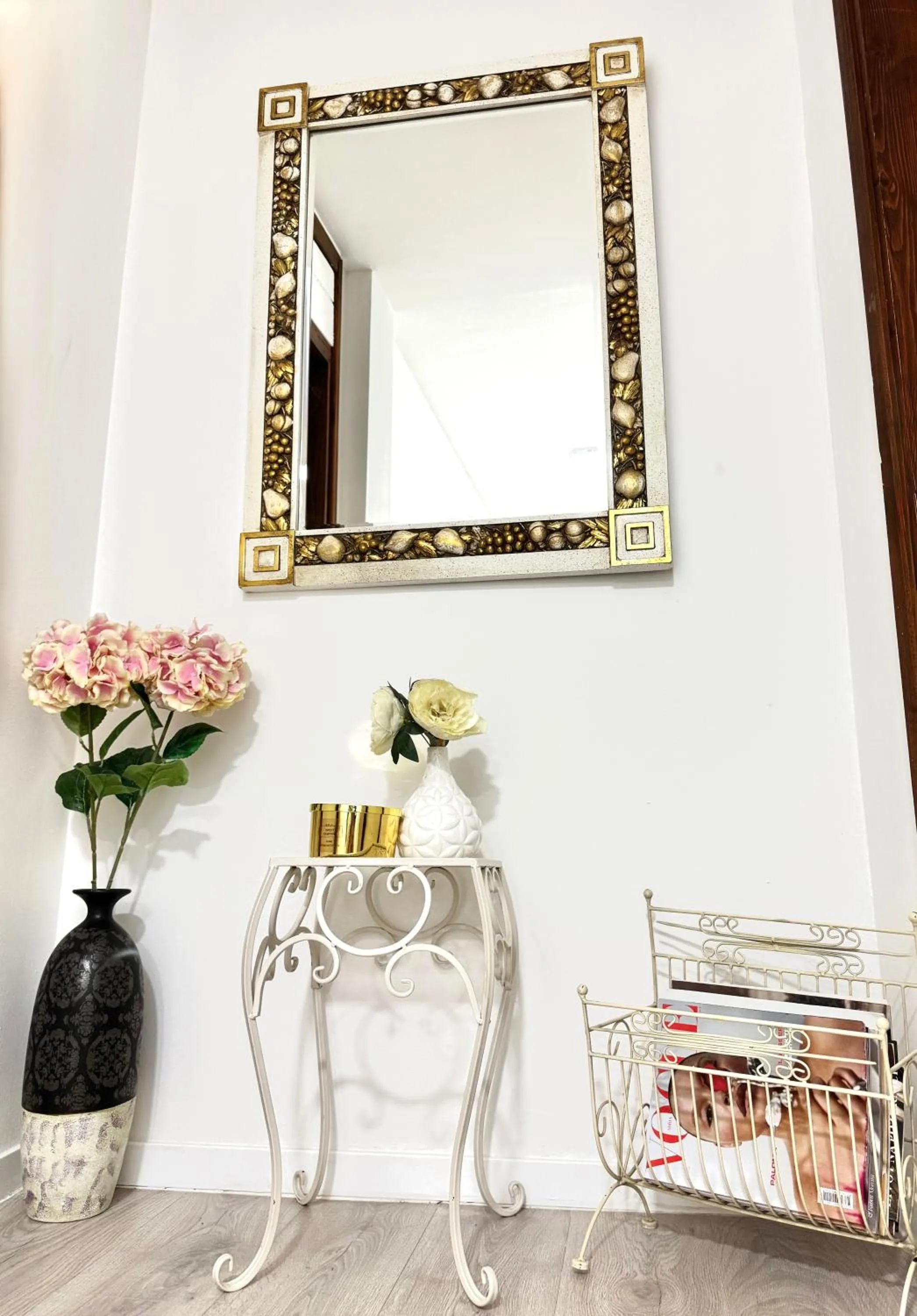 Decorative detail in Hostel Pansion Lion
