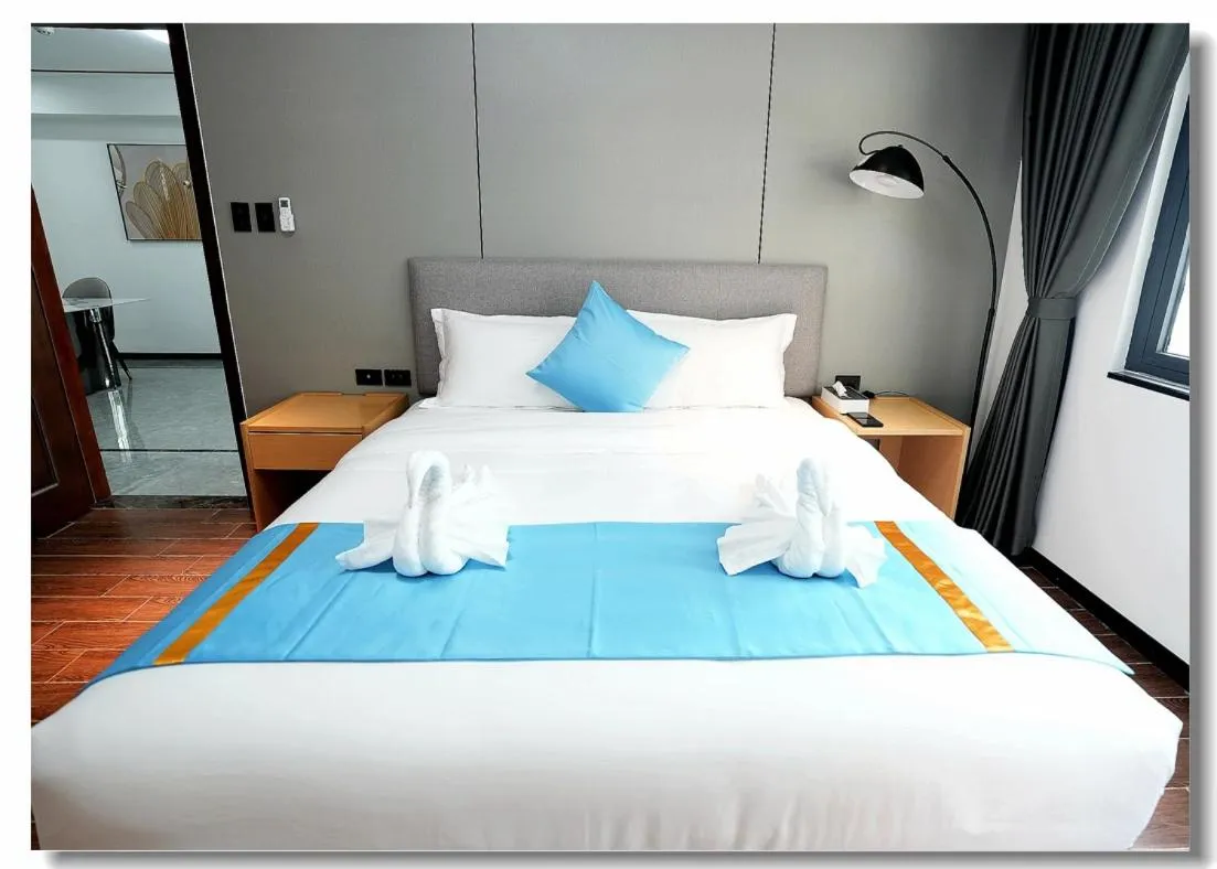 Bedroom, Bed in Golden Seagulls Hotel