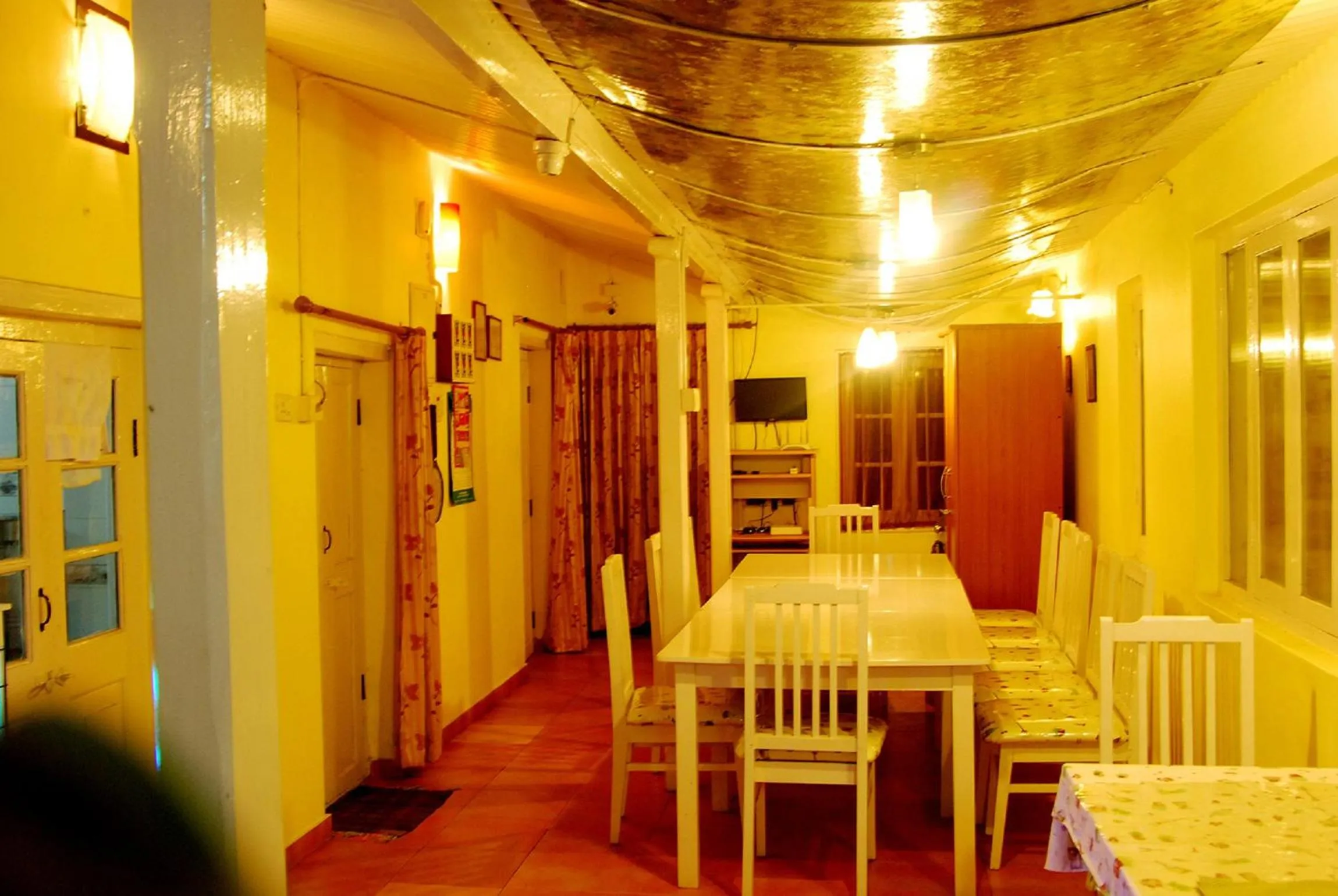 Restaurant/places to eat in Bella Vista Homestay