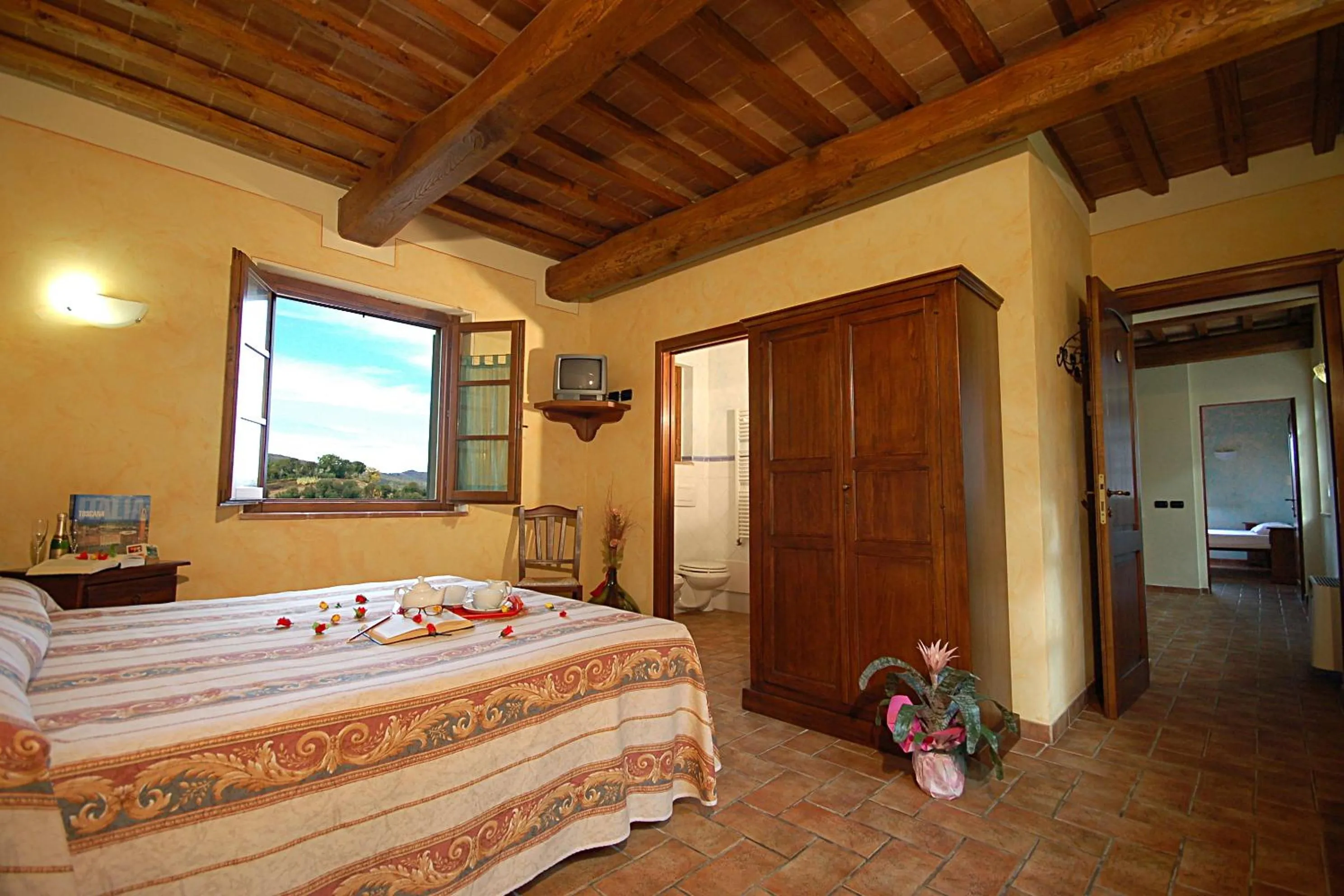 View (from property/room), Bed in Antico Borgo Il Cardino