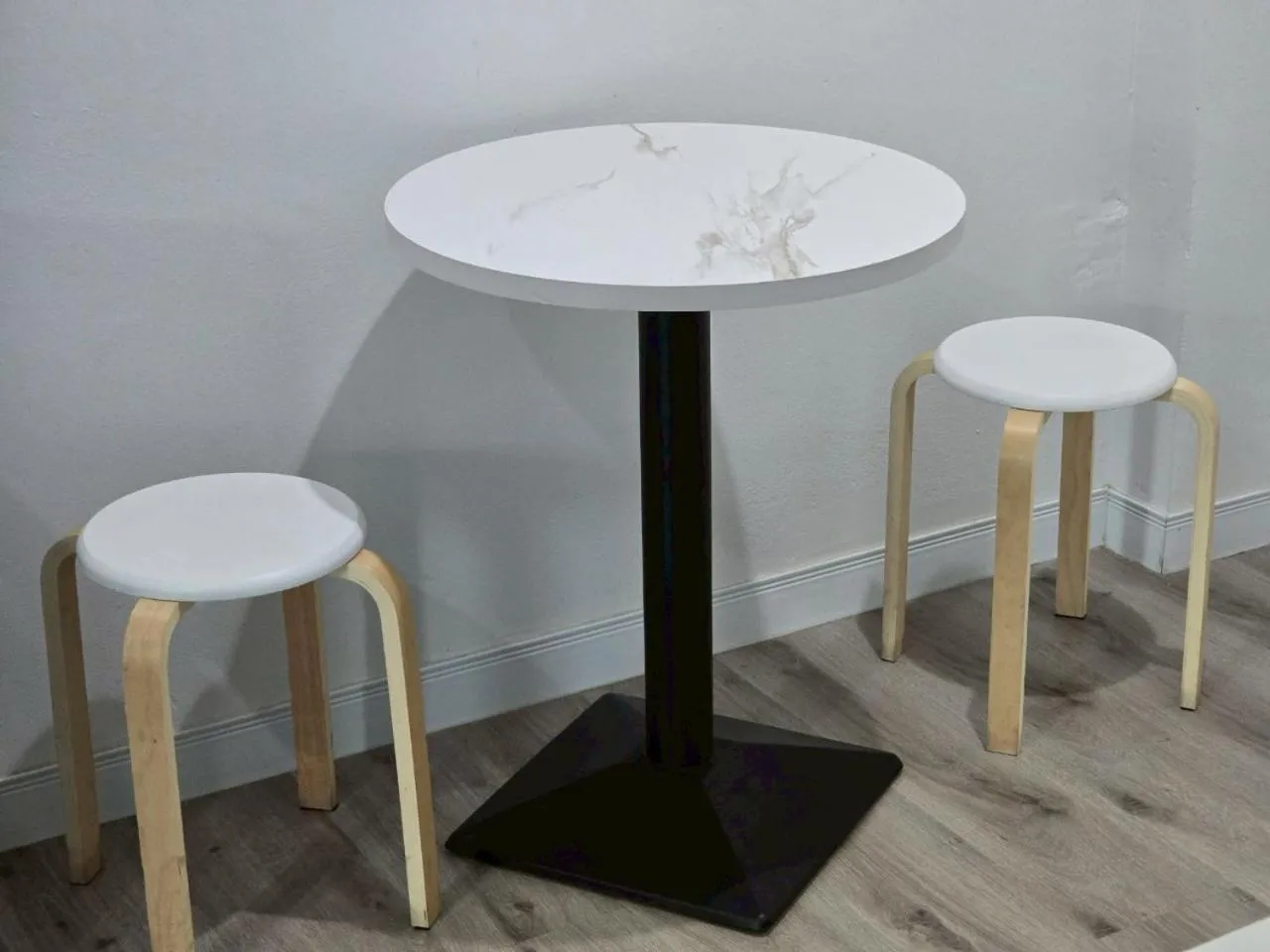 Dining area in SRINN Hotel Pattaya Klang