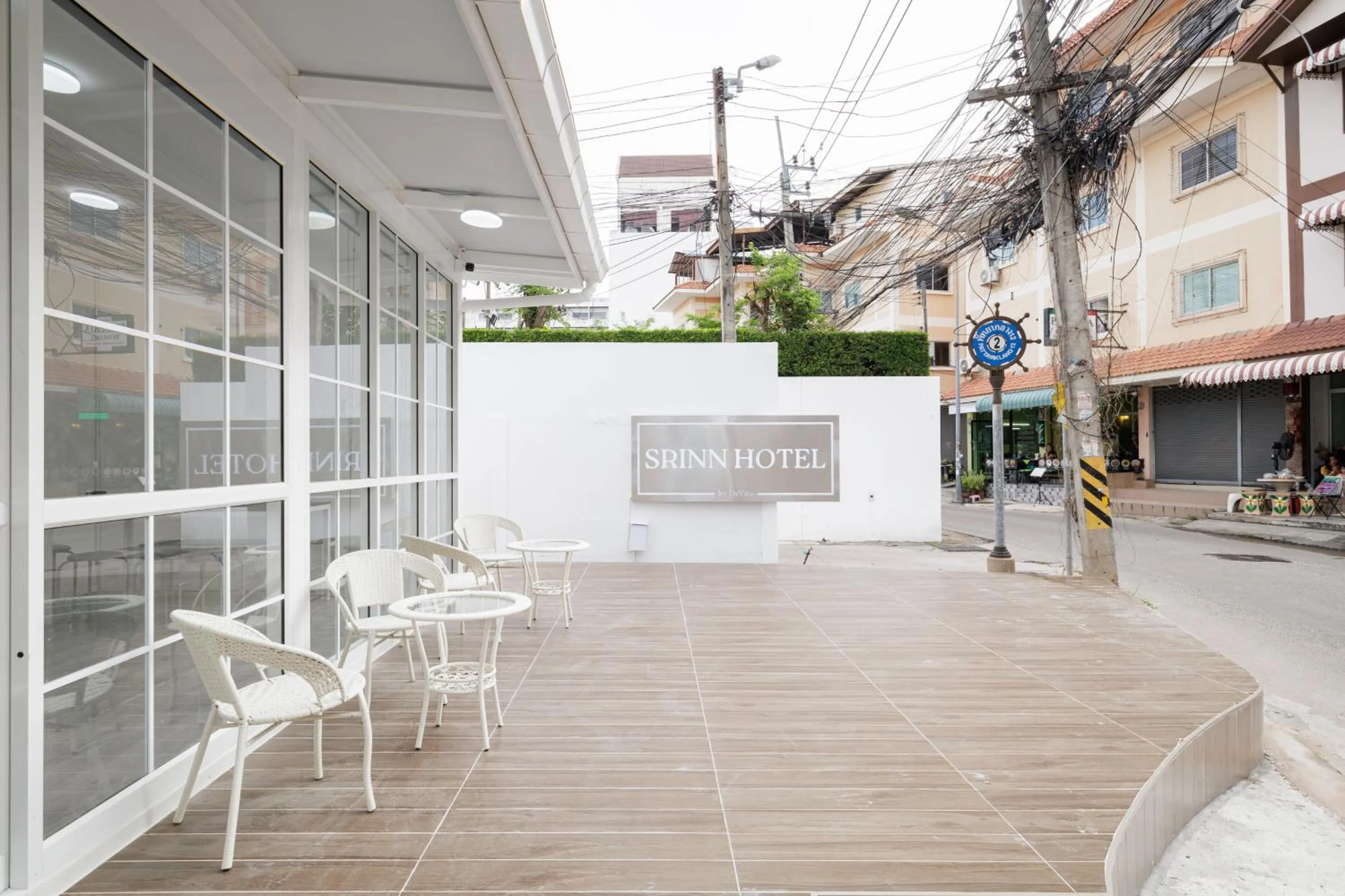 Property building in SRINN Hotel Pattaya Klang