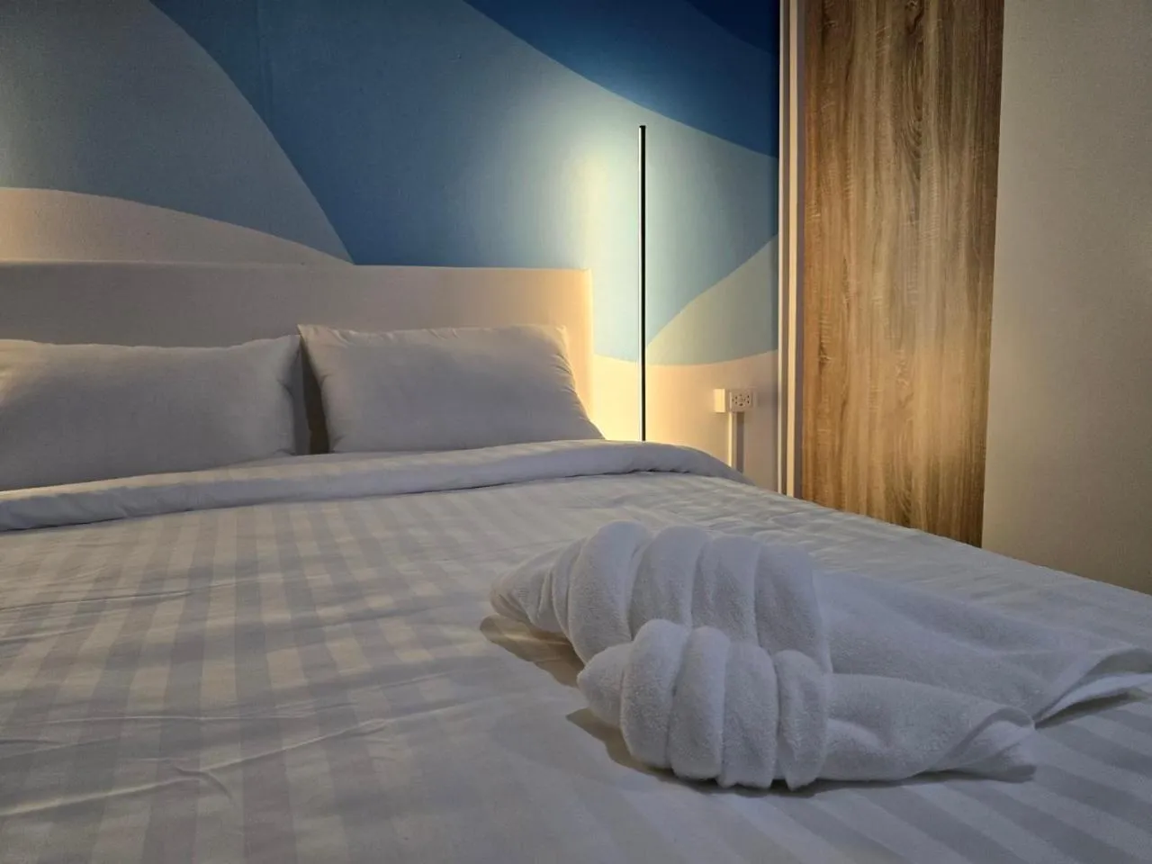 Bed in SRINN Hotel Pattaya Klang