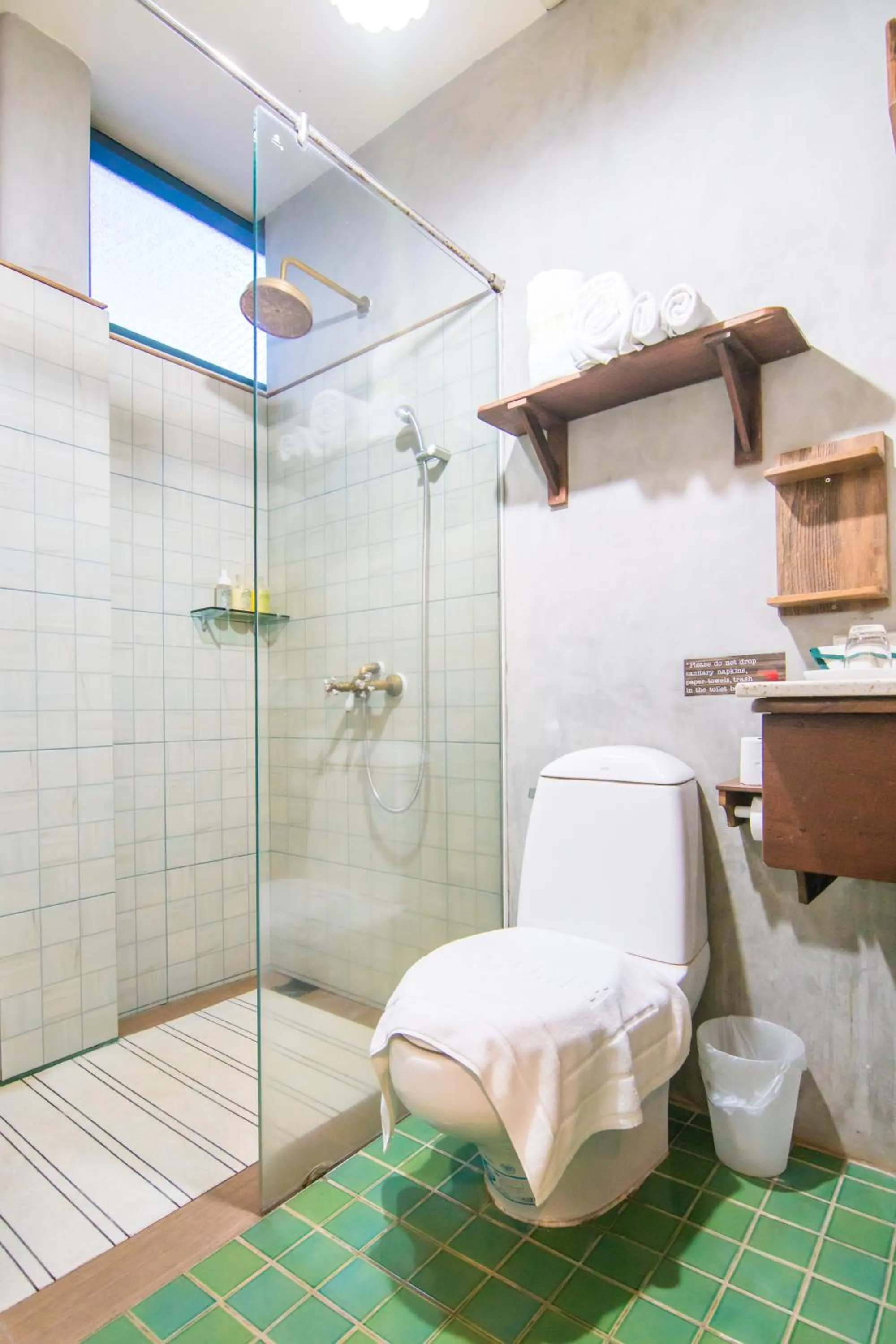 Shower in Khom Chiang Mai