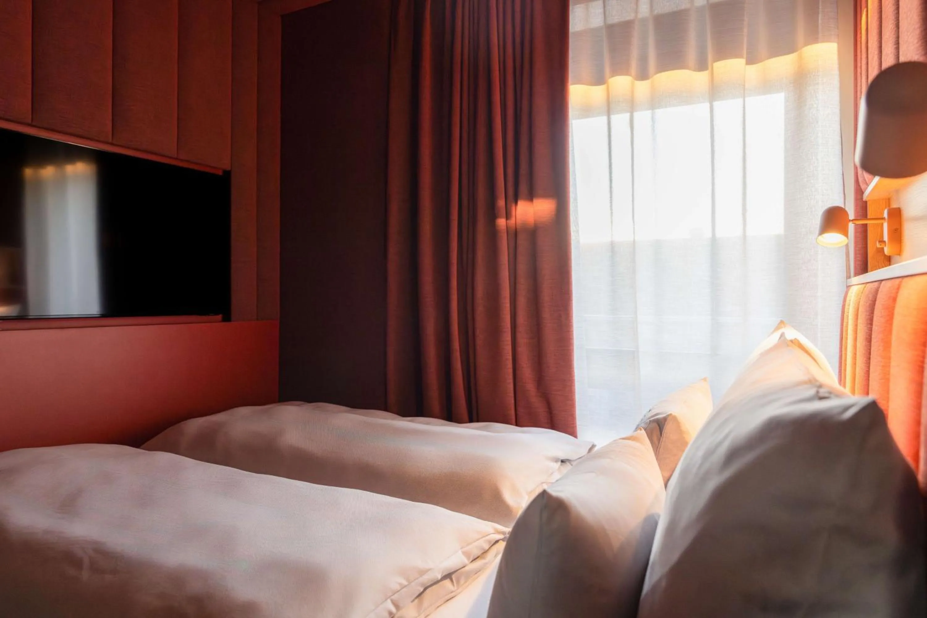 Photo of the whole room, Bed in Cocoon Theresienwiese