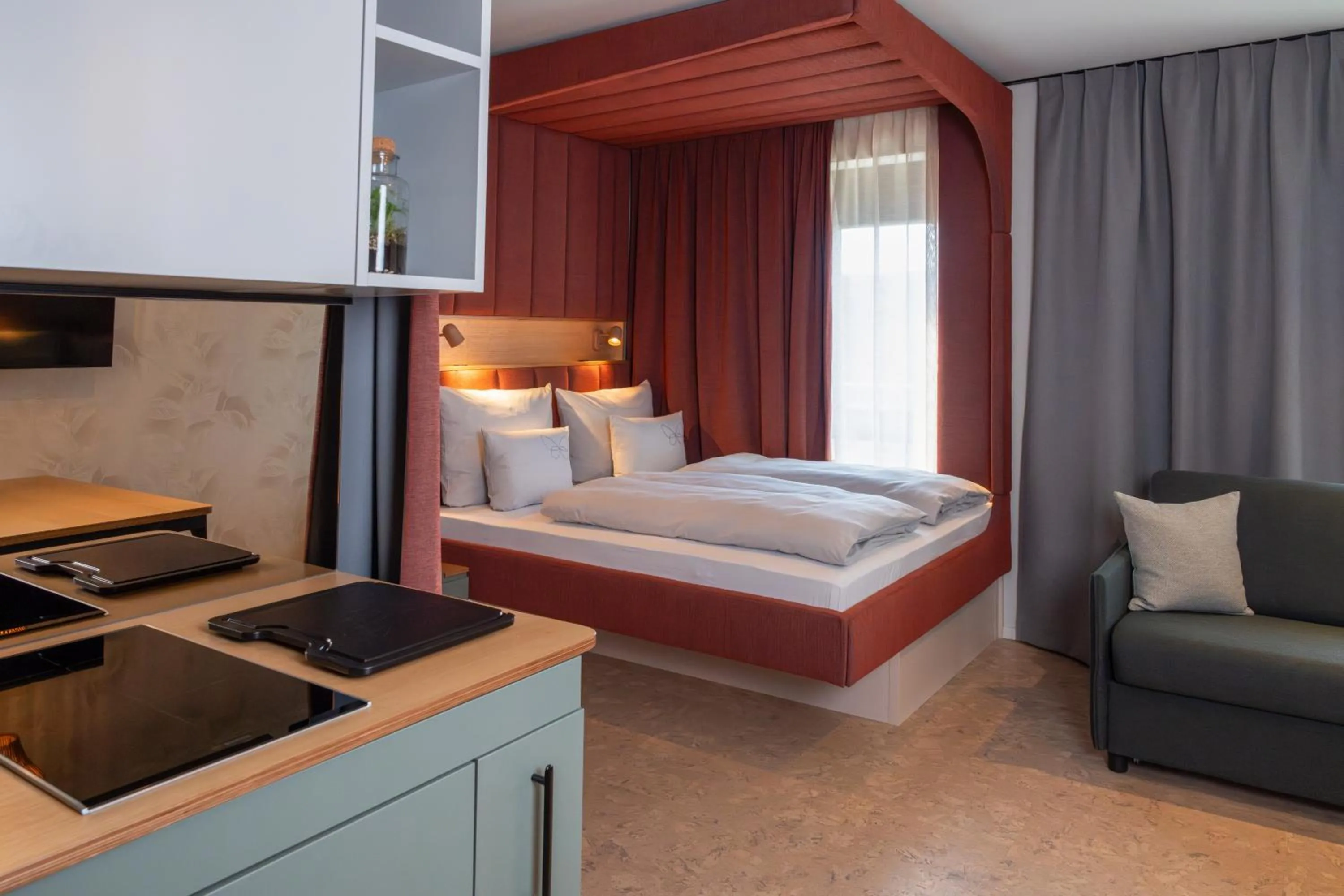 Photo of the whole room, Bed in Cocoon Theresienwiese