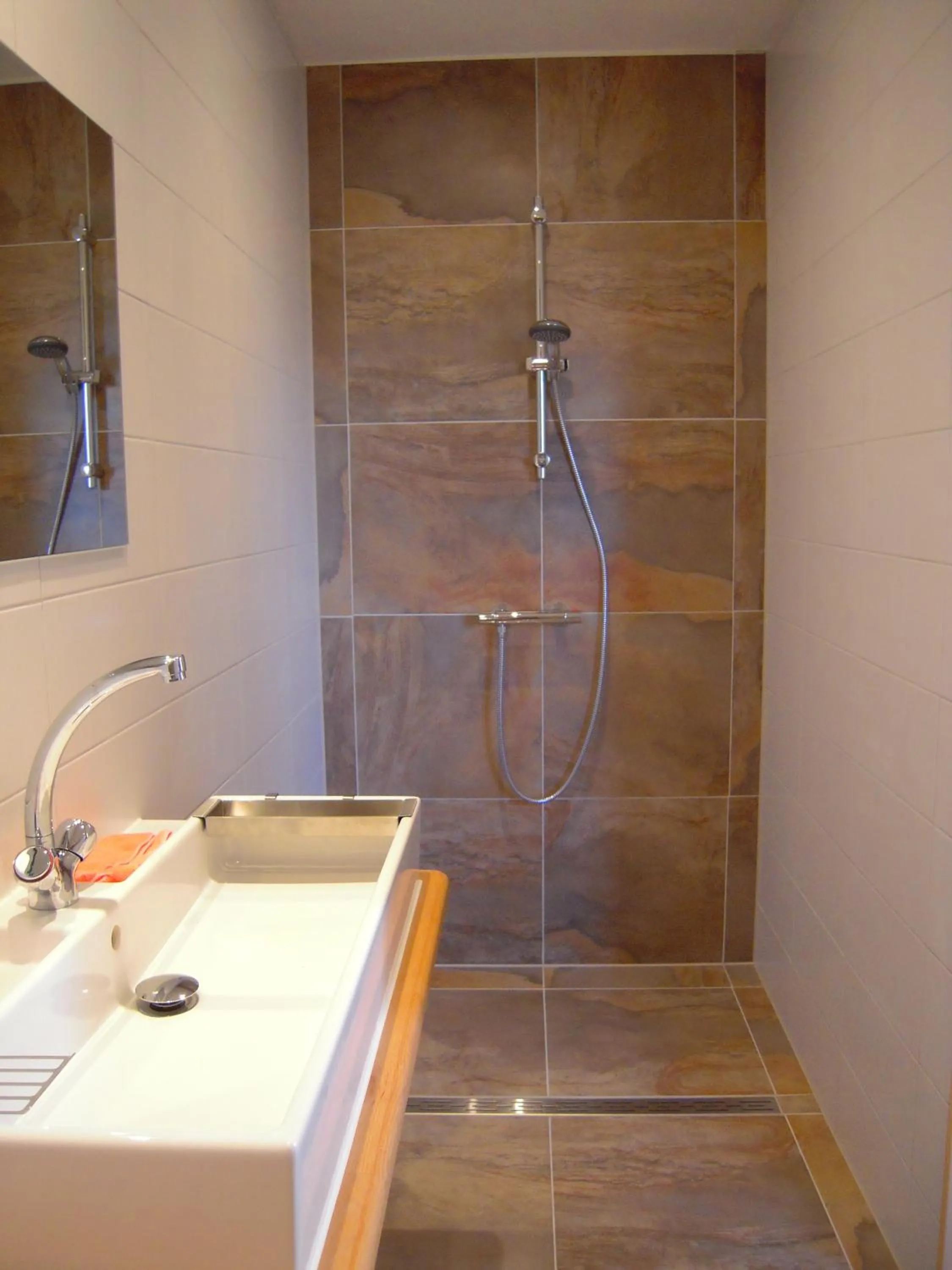 Double or Twin Room with Private Bathroom in B&B ZomersBuiten