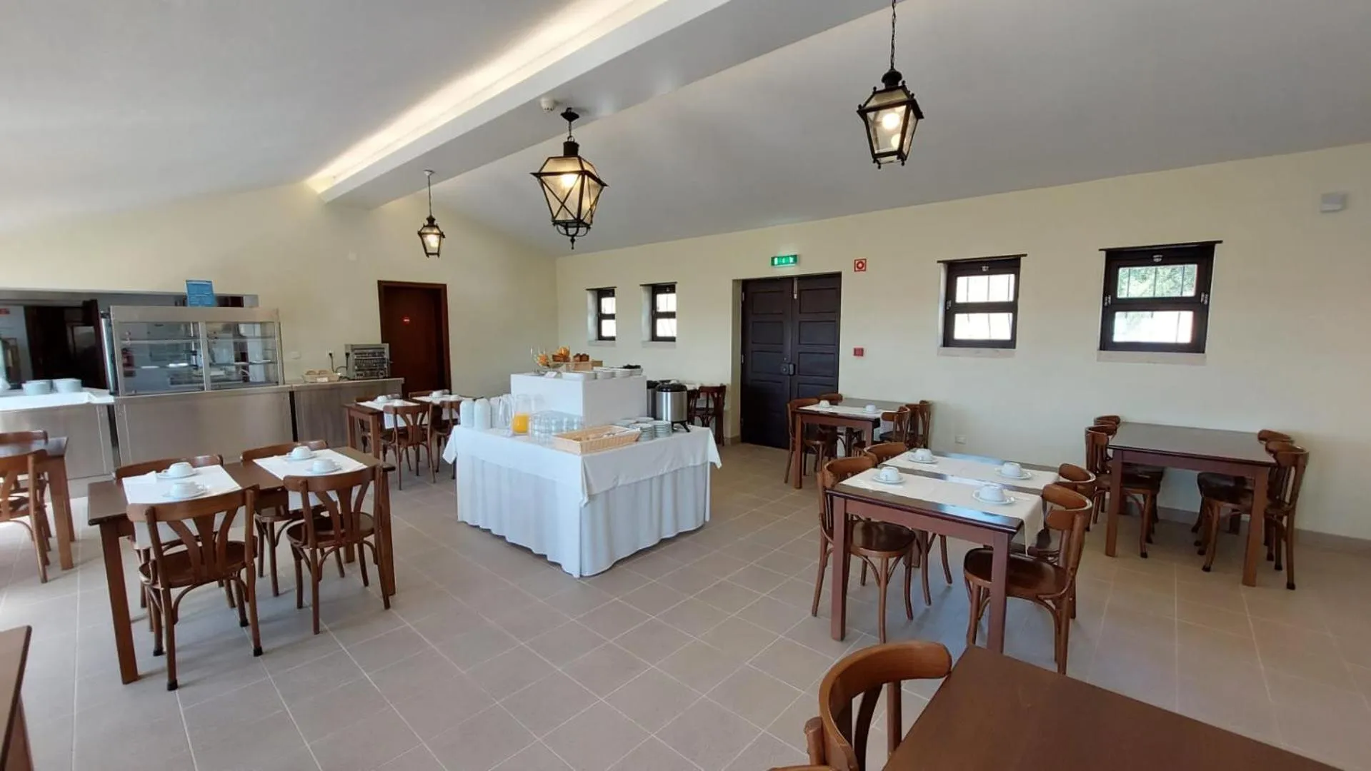 Restaurant/places to eat in HI Alfeizerão – Pousada de Juventude