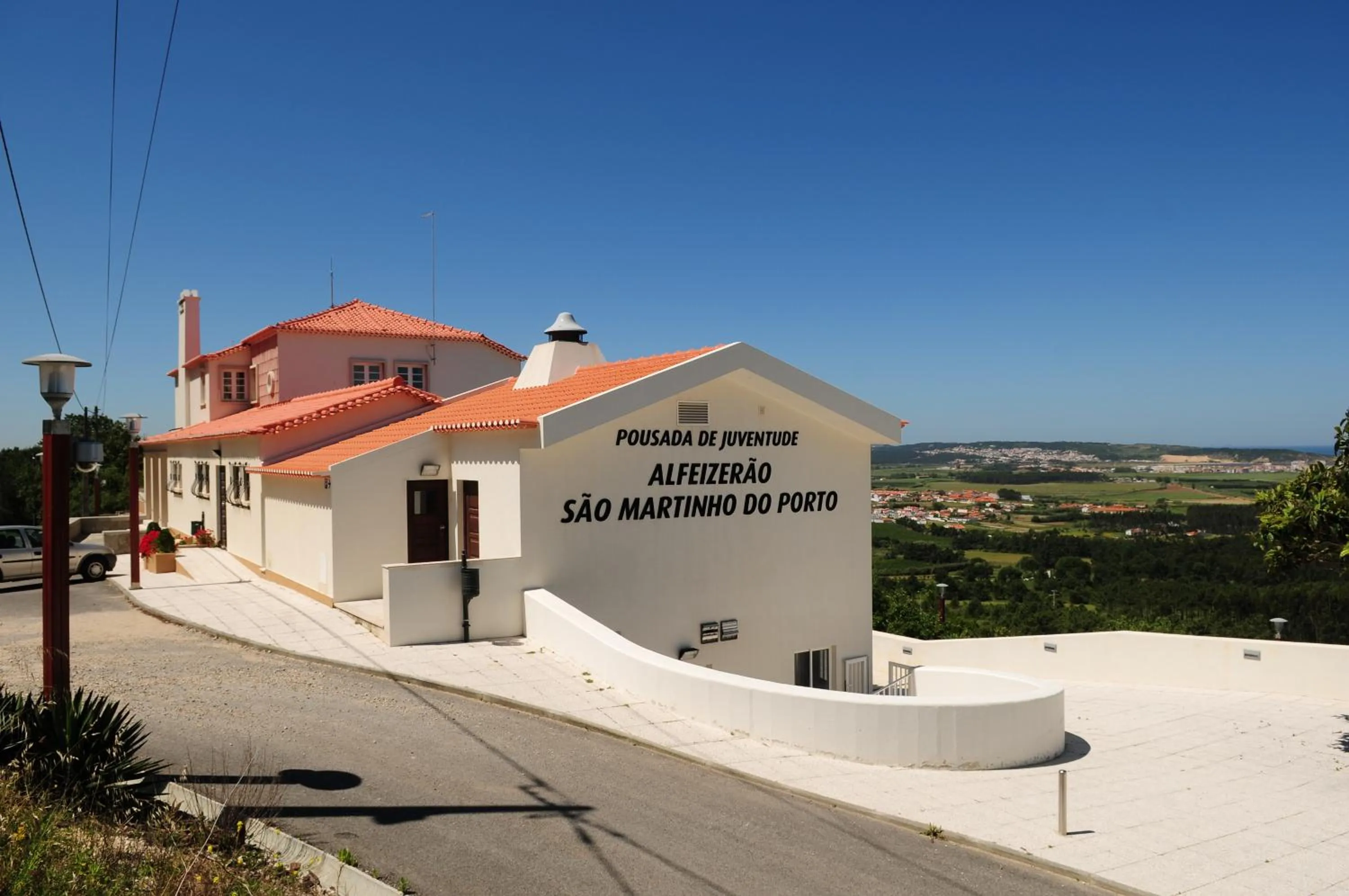Facade/entrance in HI Alfeizerão – Pousada de Juventude