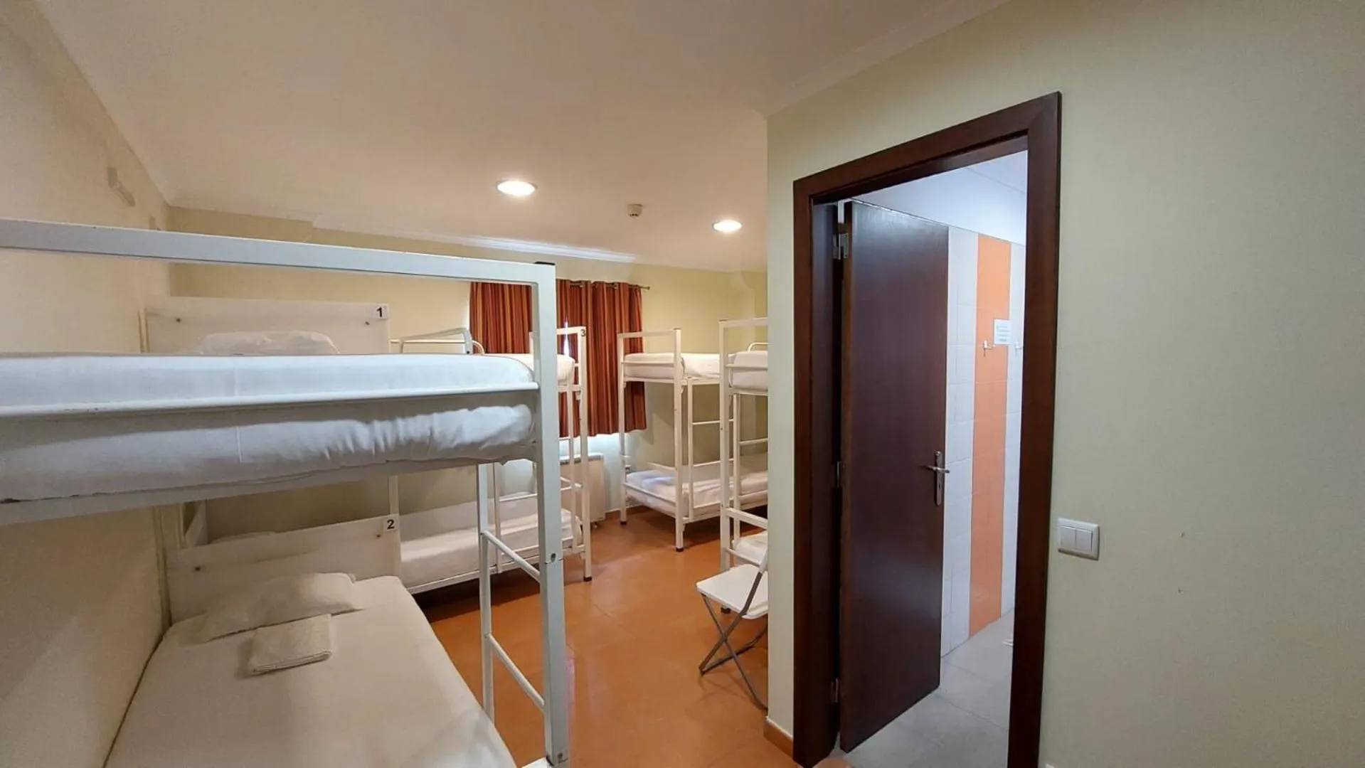 Bed in HI Alfeizerão – Pousada de Juventude