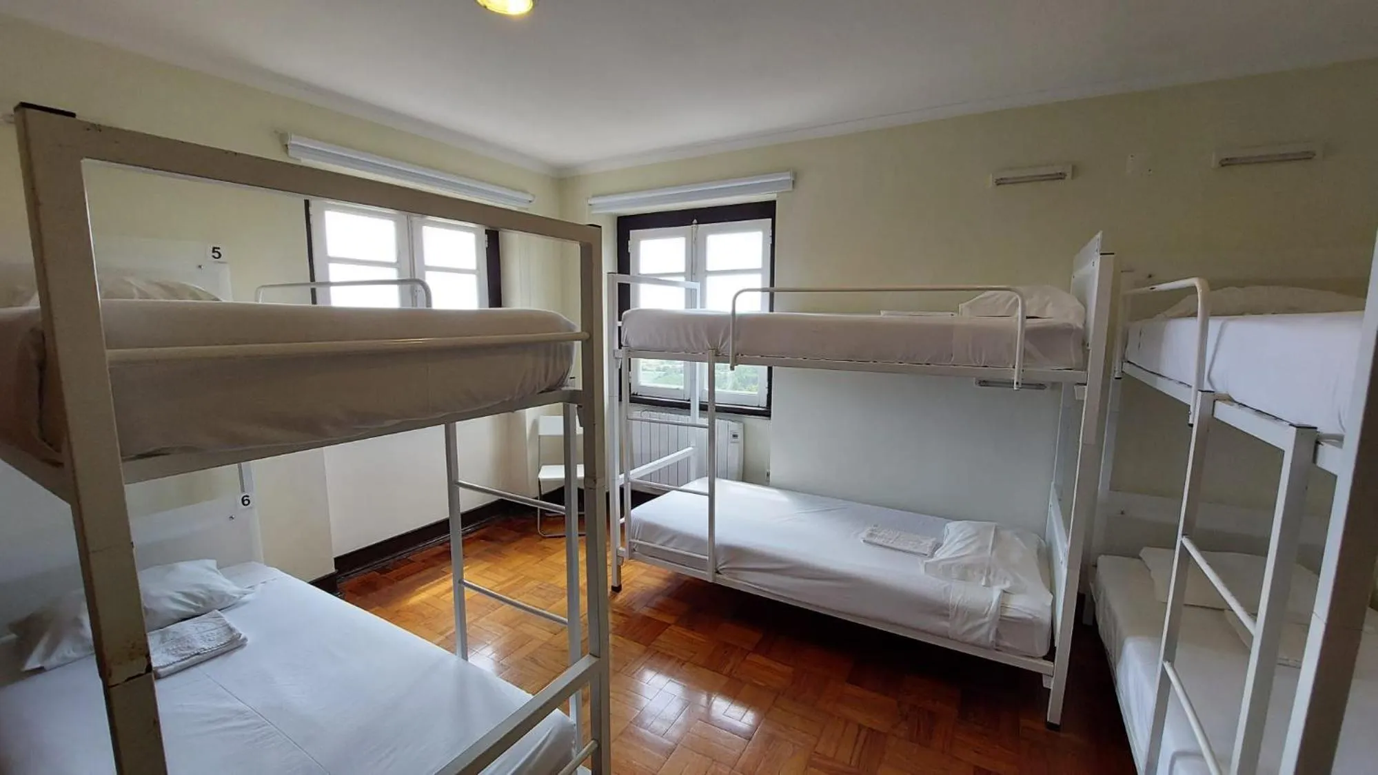 Bed in HI Alfeizerão – Pousada de Juventude