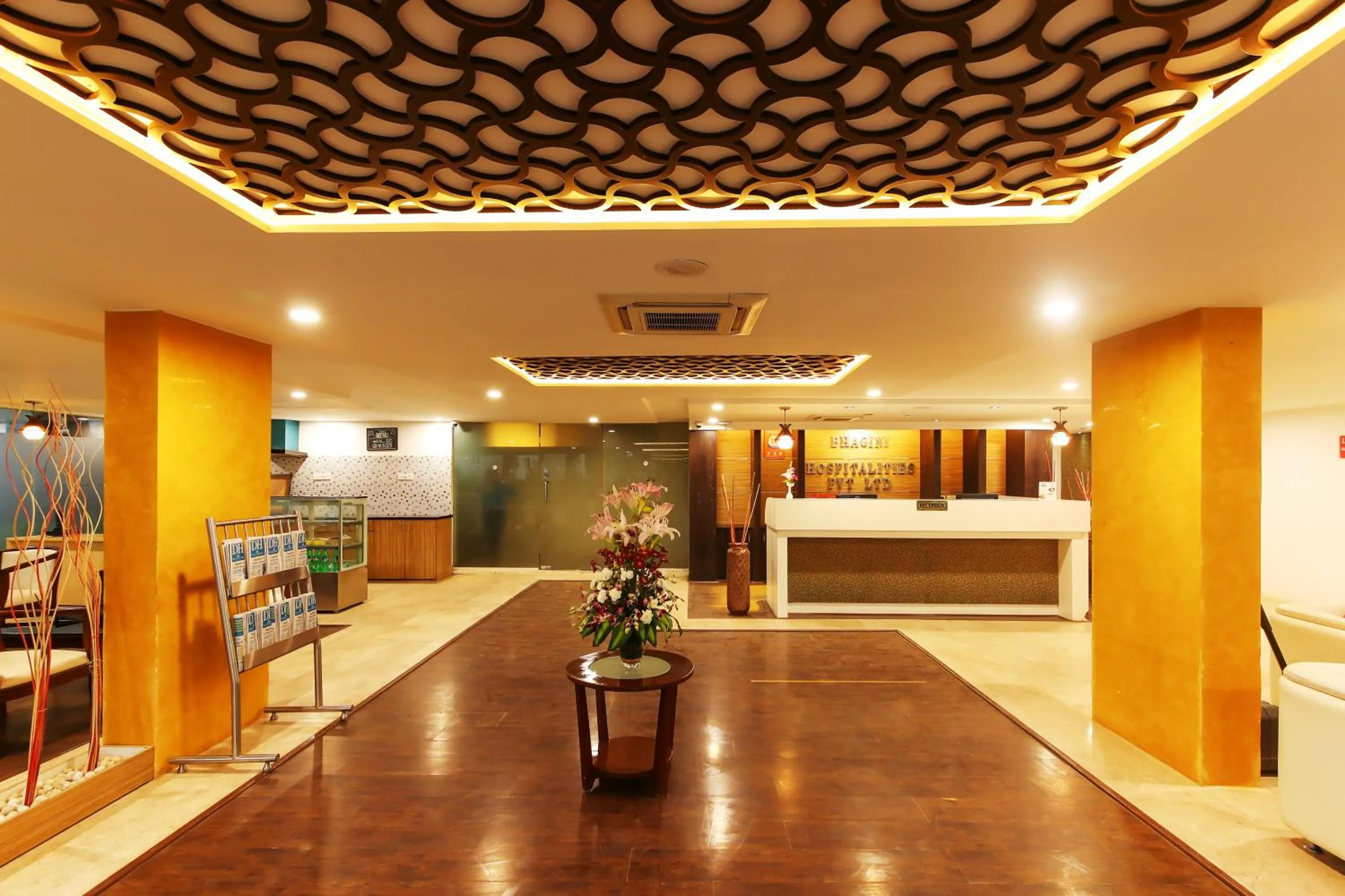 Lobby or reception in Icon Suites by Bhagini