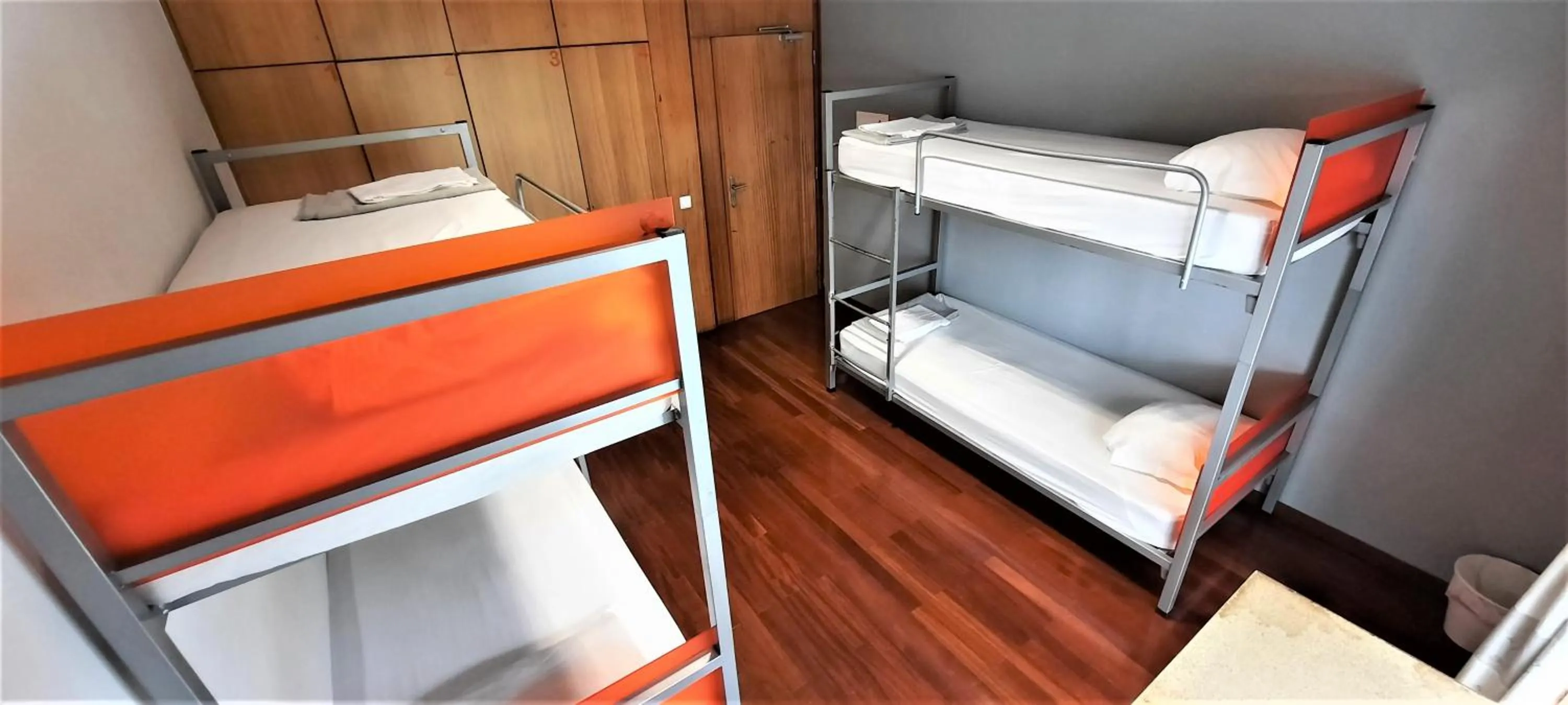 Bedroom, Bed in HI Porto - Pousada de Juventude