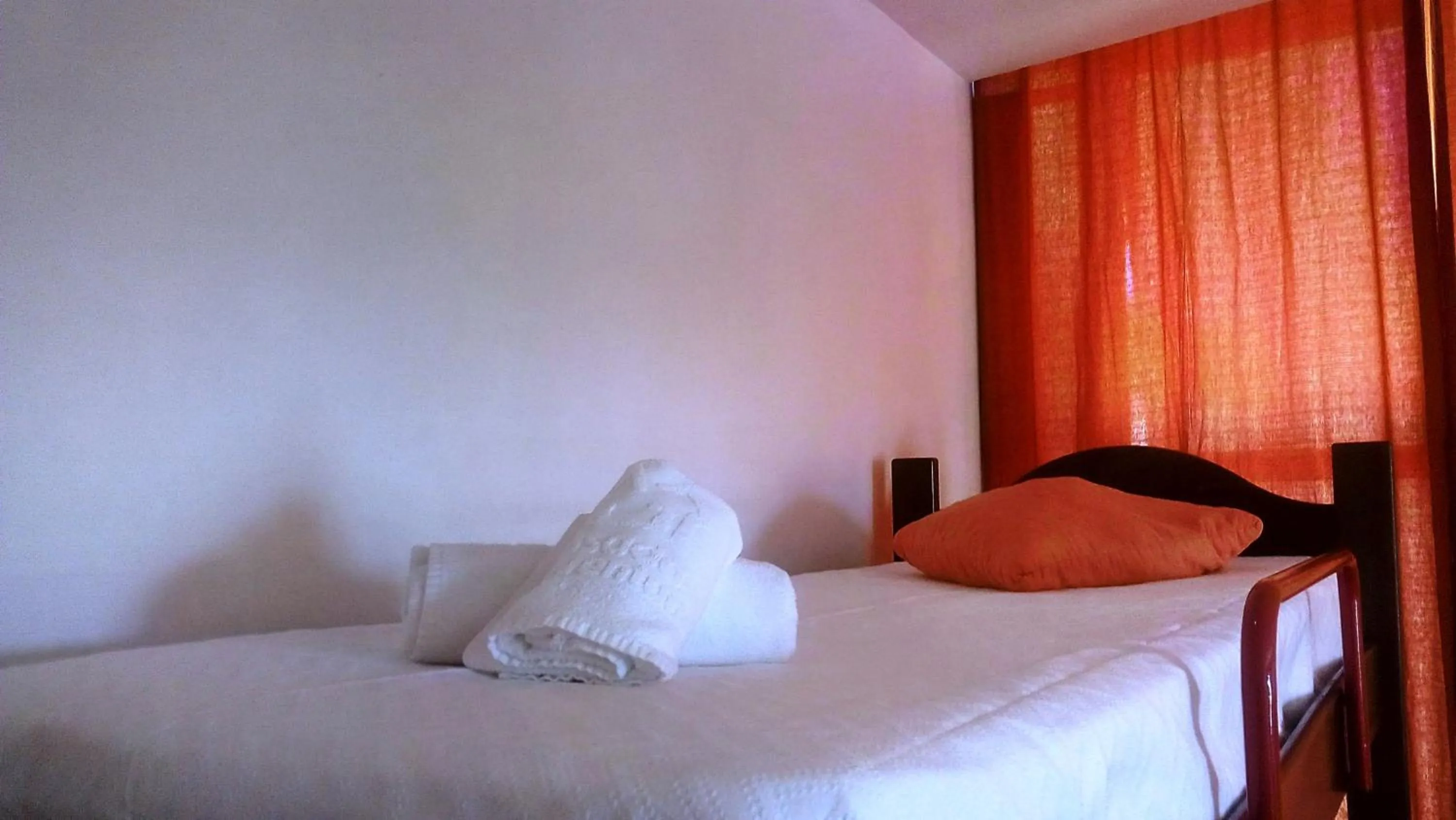 Continental breakfast, Bed in HI Porto - Pousada de Juventude