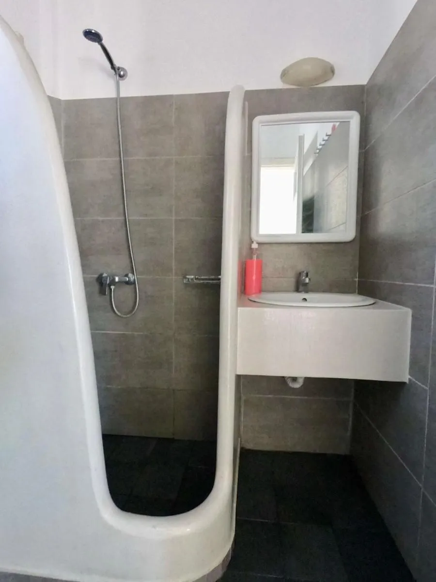 Fira Backpackers Place