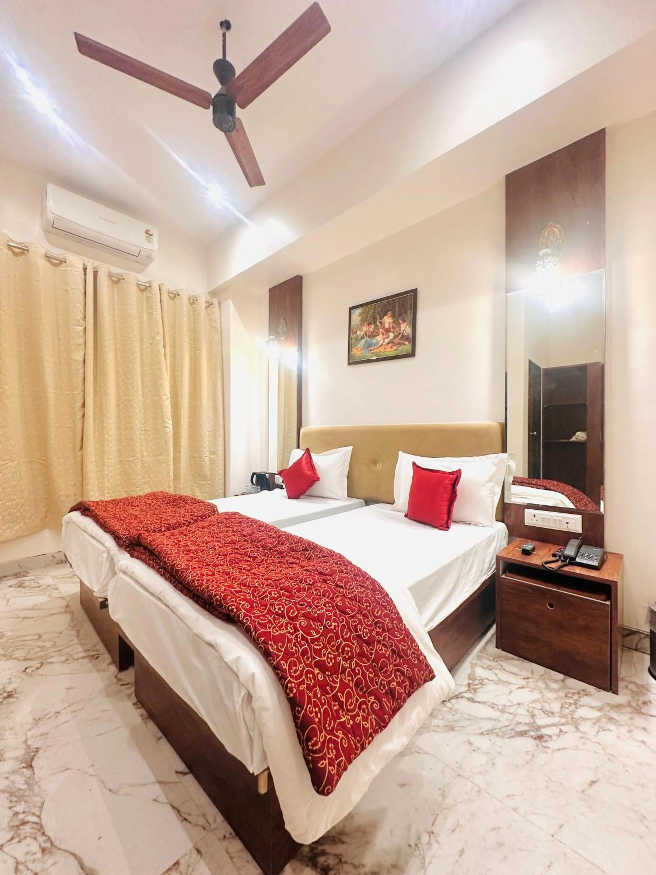 Photo of the whole room, Bed in Hotel The Ceremony