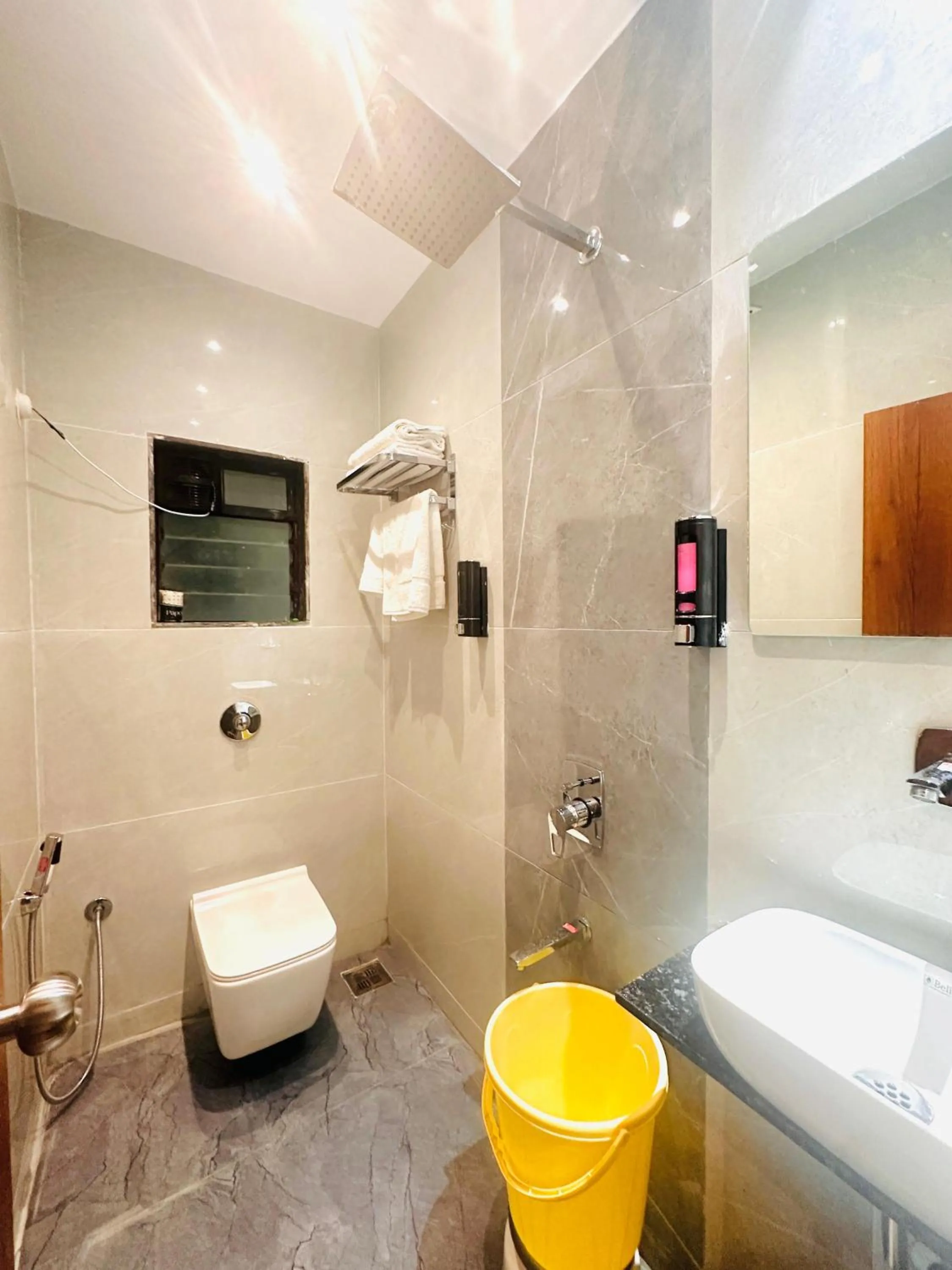 Shower in Hotel The Ceremony