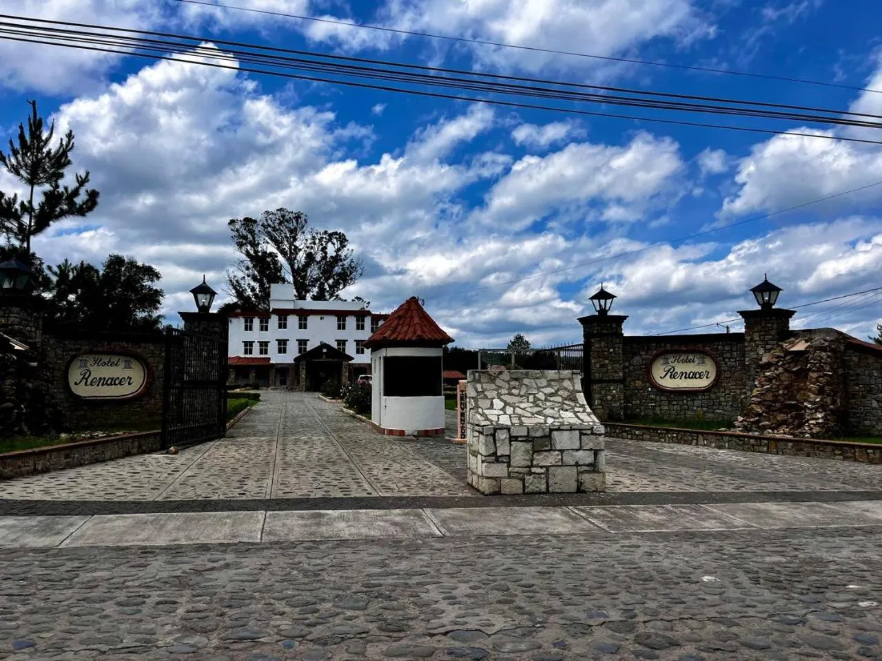 Property building in Hotel Renacer